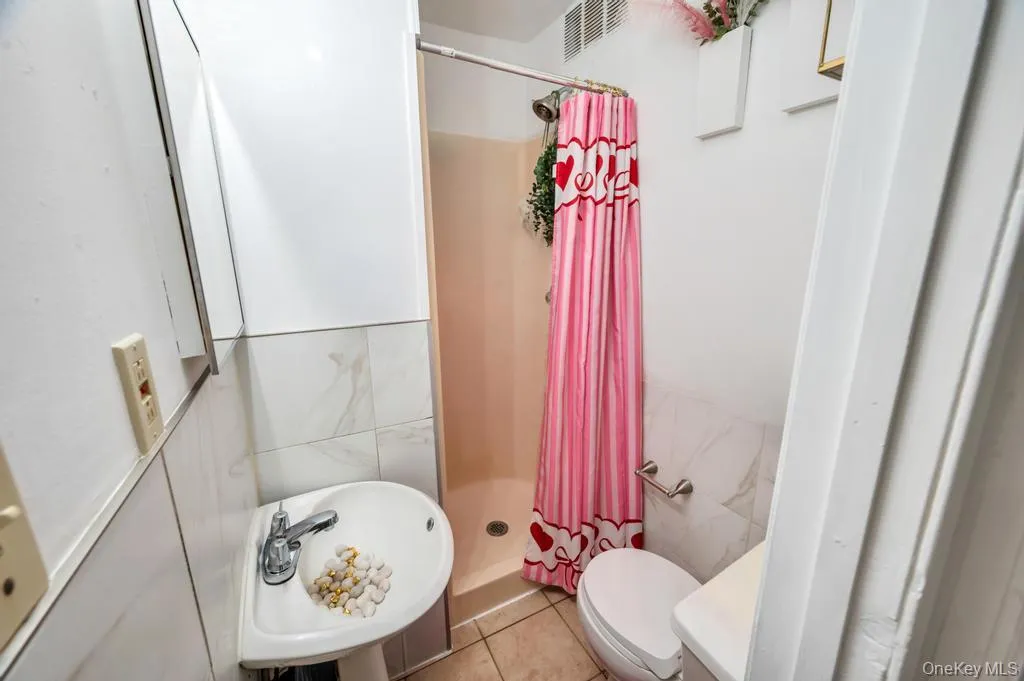 32 Beverly Street, Islip, NY, 5 Bedrooms Bedrooms, 15 Rooms Rooms,3 BathroomsBathrooms,Residential,For Rent,Beverly,0,KEY1015313 32 Beverly Street, Islip, NY, 5 Bedrooms Bedrooms, 15 Rooms Rooms,3 BathroomsBathrooms,Residential,For Rent,Beverly,0,KEY1015313