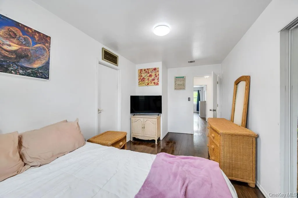 32 Beverly Street, Islip, NY, 5 Bedrooms Bedrooms, 15 Rooms Rooms,3 BathroomsBathrooms,Residential,For Rent,Beverly,0,KEY1015313 32 Beverly Street, Islip, NY, 5 Bedrooms Bedrooms, 15 Rooms Rooms,3 BathroomsBathrooms,Residential,For Rent,Beverly,0,KEY1015313