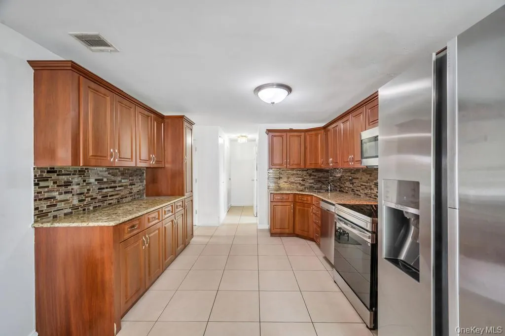32 Beverly Street, Islip, NY, 5 Bedrooms Bedrooms, 15 Rooms Rooms,3 BathroomsBathrooms,Residential,For Rent,Beverly,0,KEY1015313 32 Beverly Street, Islip, NY, 5 Bedrooms Bedrooms, 15 Rooms Rooms,3 BathroomsBathrooms,Residential,For Rent,Beverly,0,KEY1015313
