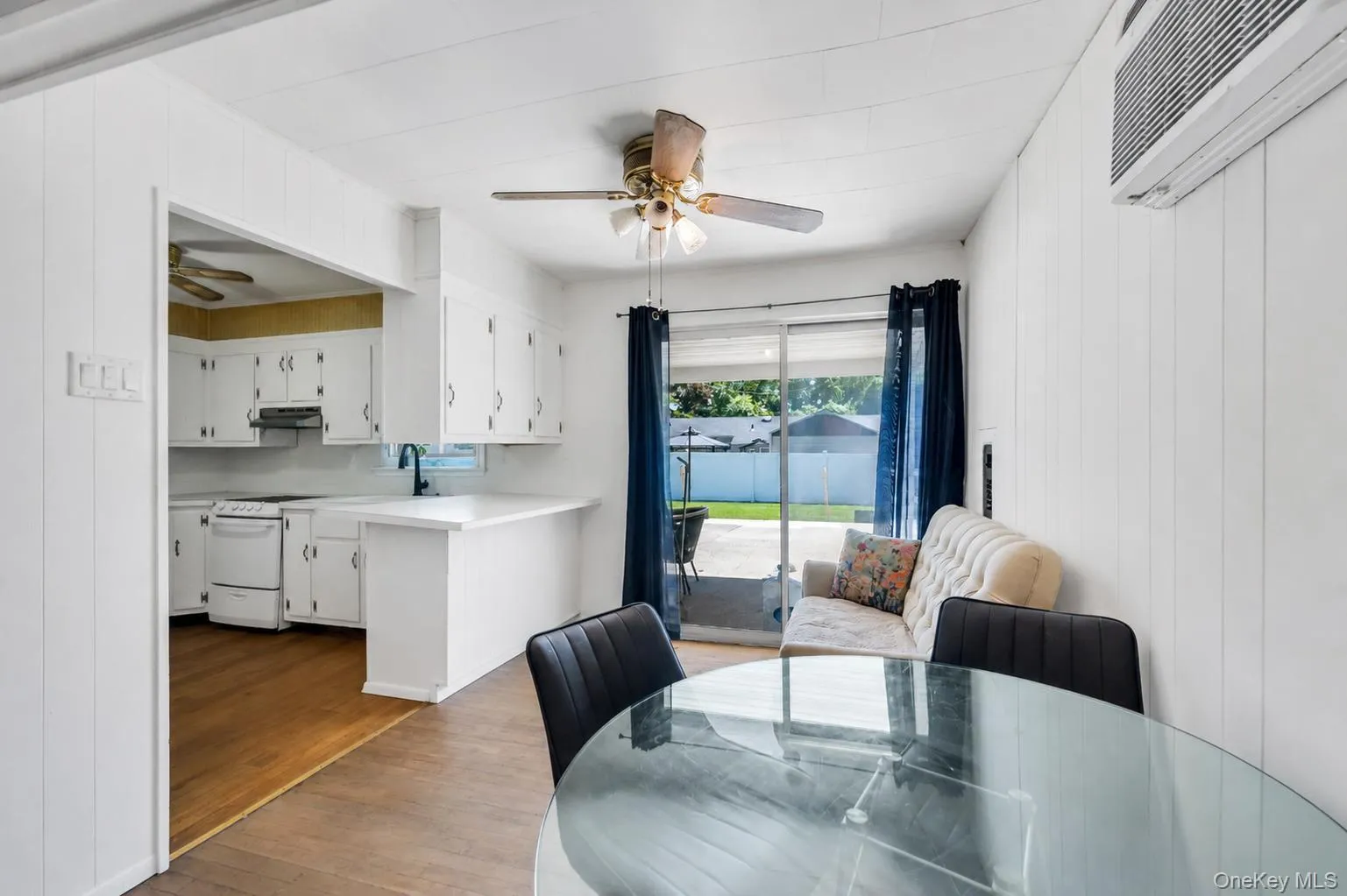 2815 Eagle Avenue, Brookhaven, NY, 3 Bedrooms Bedrooms, 6 Rooms Rooms,1 BathroomBathrooms,Residential,For Rent,Eagle,0,KEY1015318 2815 Eagle Avenue, Brookhaven, NY, 3 Bedrooms Bedrooms, 6 Rooms Rooms,1 BathroomBathrooms,Residential,For Rent,Eagle,0,KEY1015318