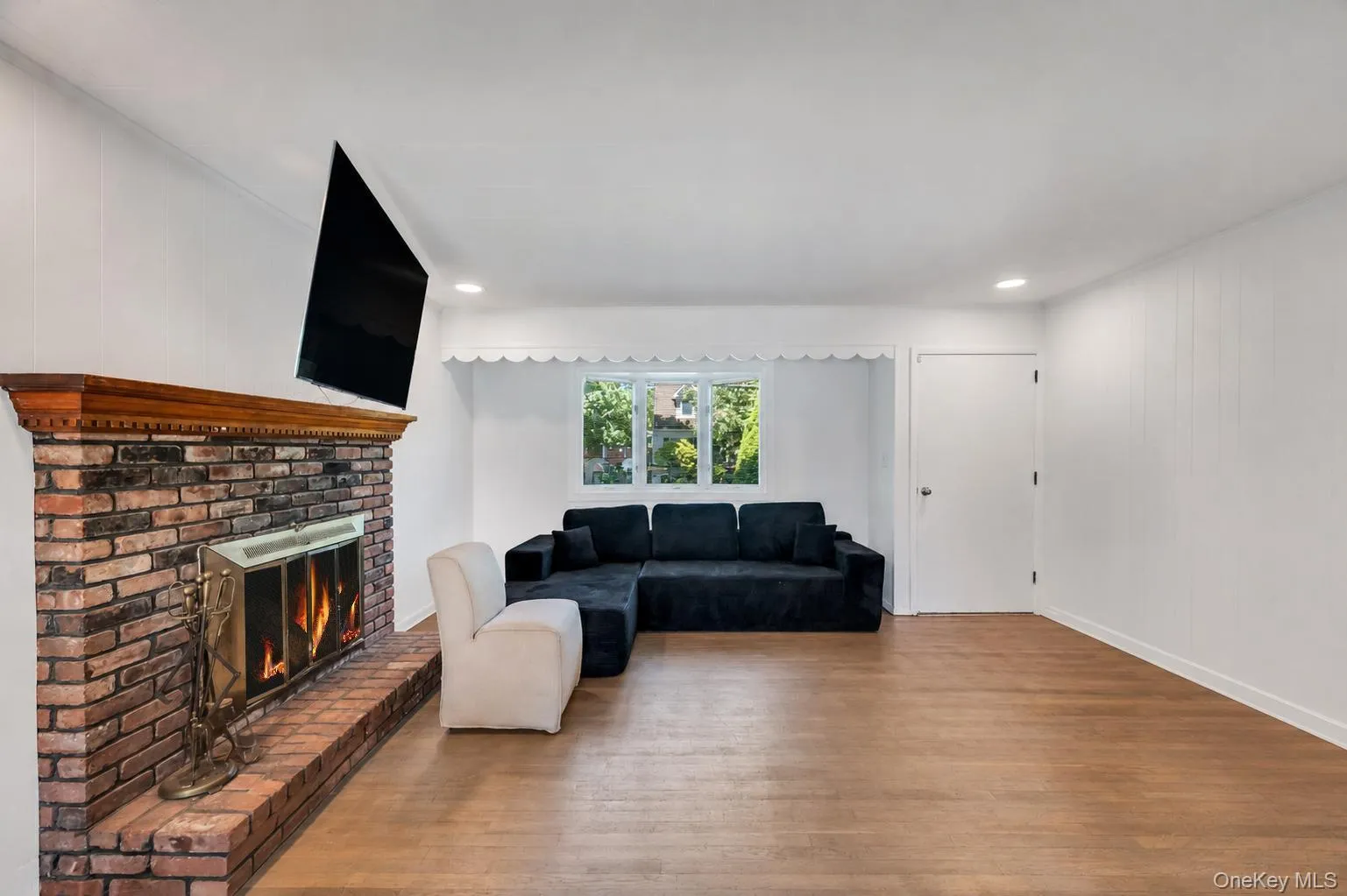 2815 Eagle Avenue, Brookhaven, NY, 3 Bedrooms Bedrooms, 6 Rooms Rooms,1 BathroomBathrooms,Residential,For Rent,Eagle,0,KEY1015318 2815 Eagle Avenue, Brookhaven, NY, 3 Bedrooms Bedrooms, 6 Rooms Rooms,1 BathroomBathrooms,Residential,For Rent,Eagle,0,KEY1015318