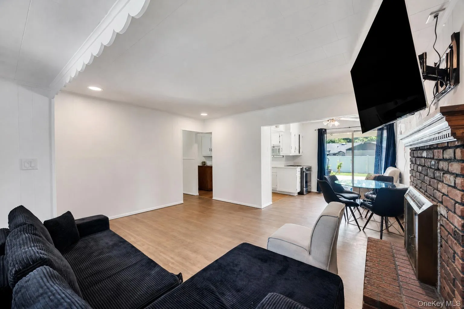 2815 Eagle Avenue, Brookhaven, NY, 3 Bedrooms Bedrooms, 6 Rooms Rooms,1 BathroomBathrooms,Residential,For Rent,Eagle,0,KEY1015318 2815 Eagle Avenue, Brookhaven, NY, 3 Bedrooms Bedrooms, 6 Rooms Rooms,1 BathroomBathrooms,Residential,For Rent,Eagle,0,KEY1015318