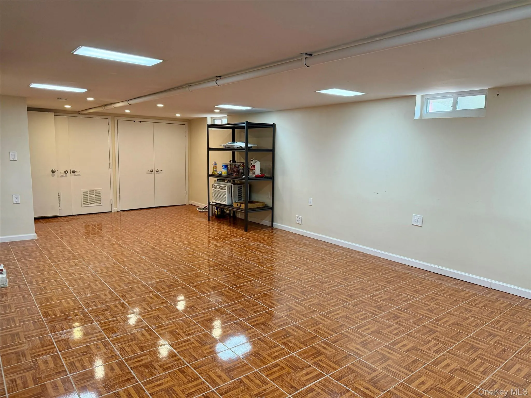 19323 Station Road, New York, NY, 3 Bedrooms Bedrooms, 8 Rooms Rooms,2 BathroomsBathrooms,Residential,For Rent,Station,0,1015320 19323 Station Road, New York, NY, 3 Bedrooms Bedrooms, 8 Rooms Rooms,2 BathroomsBathrooms,Residential,For Rent,Station,0,1015320