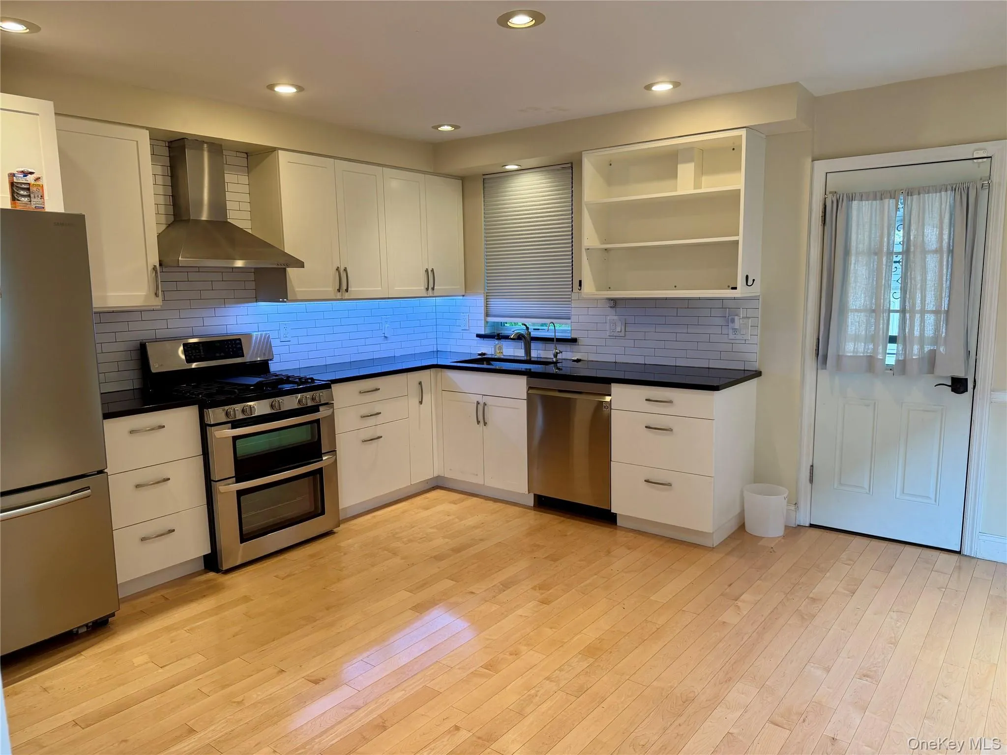 19323 Station Road, New York, NY, 3 Bedrooms Bedrooms, 8 Rooms Rooms,2 BathroomsBathrooms,Residential,For Rent,Station,0,1015320 19323 Station Road, New York, NY, 3 Bedrooms Bedrooms, 8 Rooms Rooms,2 BathroomsBathrooms,Residential,For Rent,Station,0,1015320
