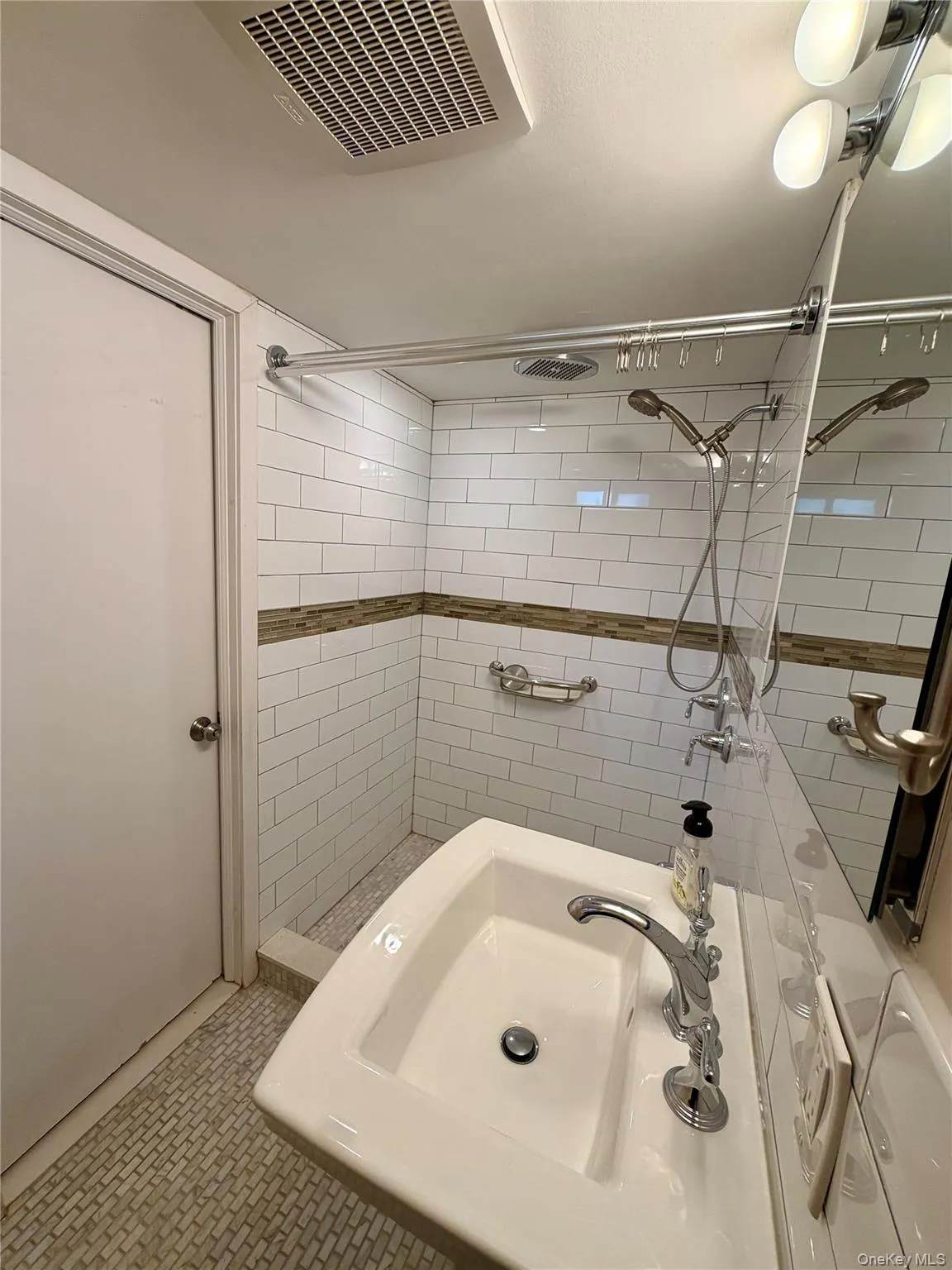 19323 Station Road, New York, NY, 3 Bedrooms Bedrooms, 8 Rooms Rooms,2 BathroomsBathrooms,Residential,For Rent,Station,0,1015320 19323 Station Road, New York, NY, 3 Bedrooms Bedrooms, 8 Rooms Rooms,2 BathroomsBathrooms,Residential,For Rent,Station,0,1015320
