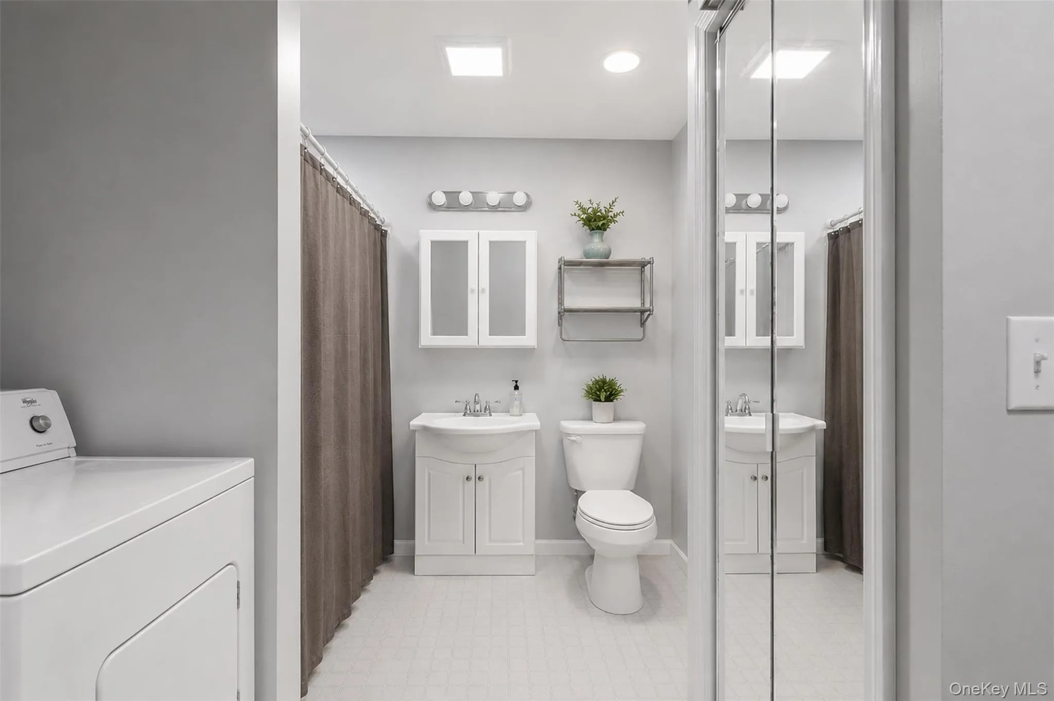 7 Idlewild Avenue, Cornwall, NY, 2 Bedrooms Bedrooms, 5 Rooms Rooms,1 BathroomBathrooms,Residential Lease,For Rent,Idlewild,0,1015322 7 Idlewild Avenue, Cornwall, NY, 2 Bedrooms Bedrooms, 5 Rooms Rooms,1 BathroomBathrooms,Residential Lease,For Rent,Idlewild,0,1015322