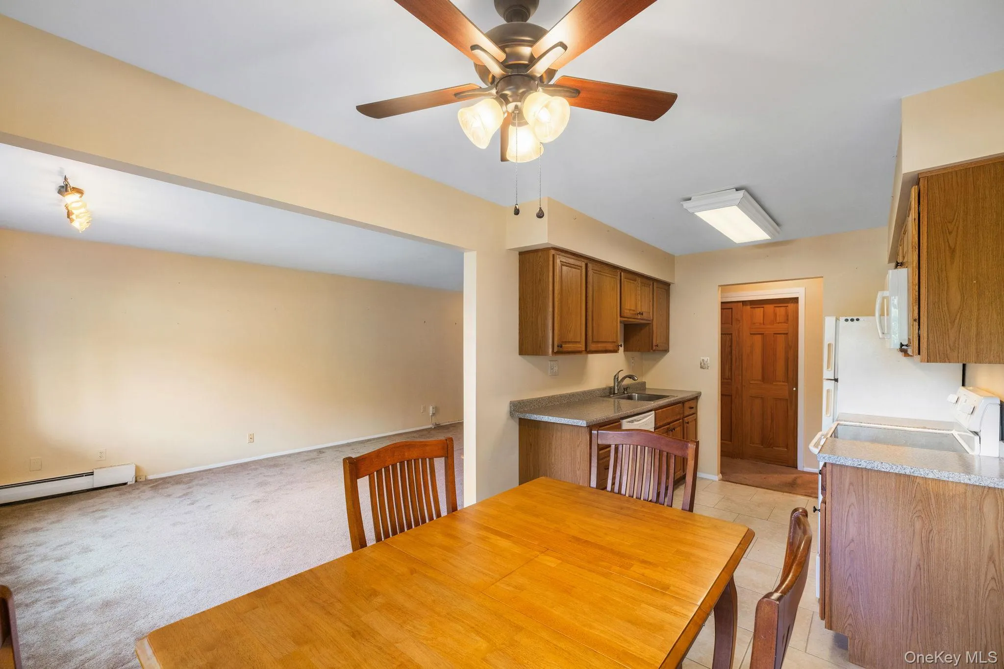 76 Sierra Vista Lane, Clarkstown, NY, 1 Bedroom Bedrooms, 5 Rooms Rooms,1 BathroomBathrooms,Residential,For Rent,Sierra Vista,0,1015324 76 Sierra Vista Lane, Clarkstown, NY, 1 Bedroom Bedrooms, 5 Rooms Rooms,1 BathroomBathrooms,Residential,For Rent,Sierra Vista,0,1015324