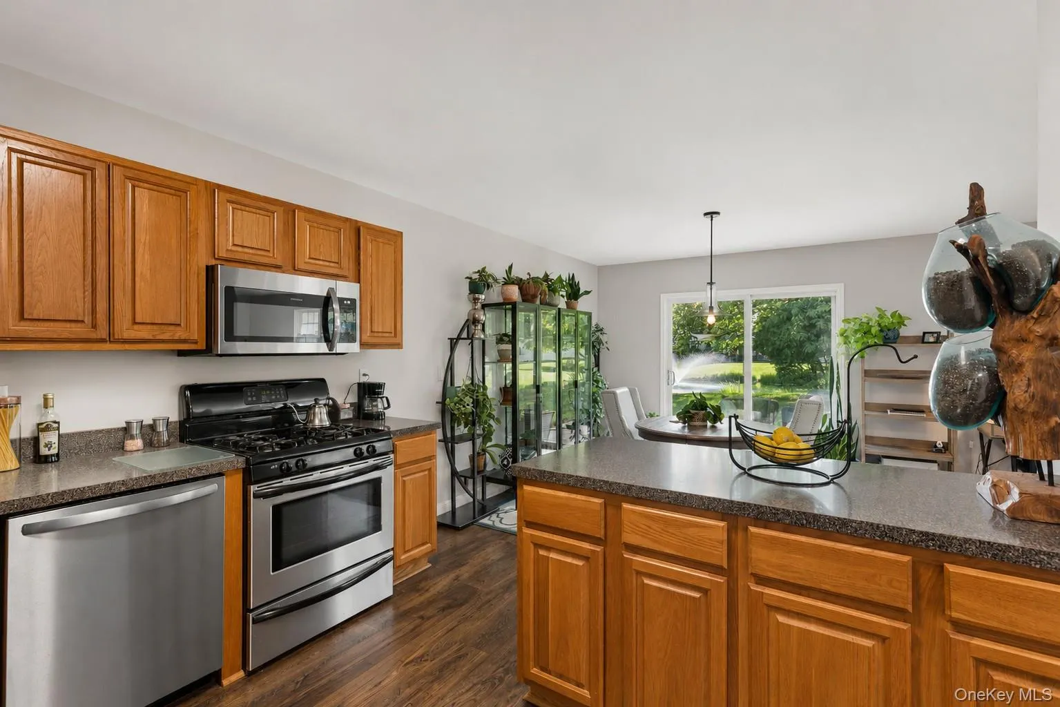 42 Blueberry Common, Riverhead, NY, 2 Bedrooms Bedrooms, 5 Rooms Rooms,2 BathroomsBathrooms,Residential,For Rent,Blueberry,0,1015325 42 Blueberry Common, Riverhead, NY, 2 Bedrooms Bedrooms, 5 Rooms Rooms,2 BathroomsBathrooms,Residential,For Rent,Blueberry,0,1015325