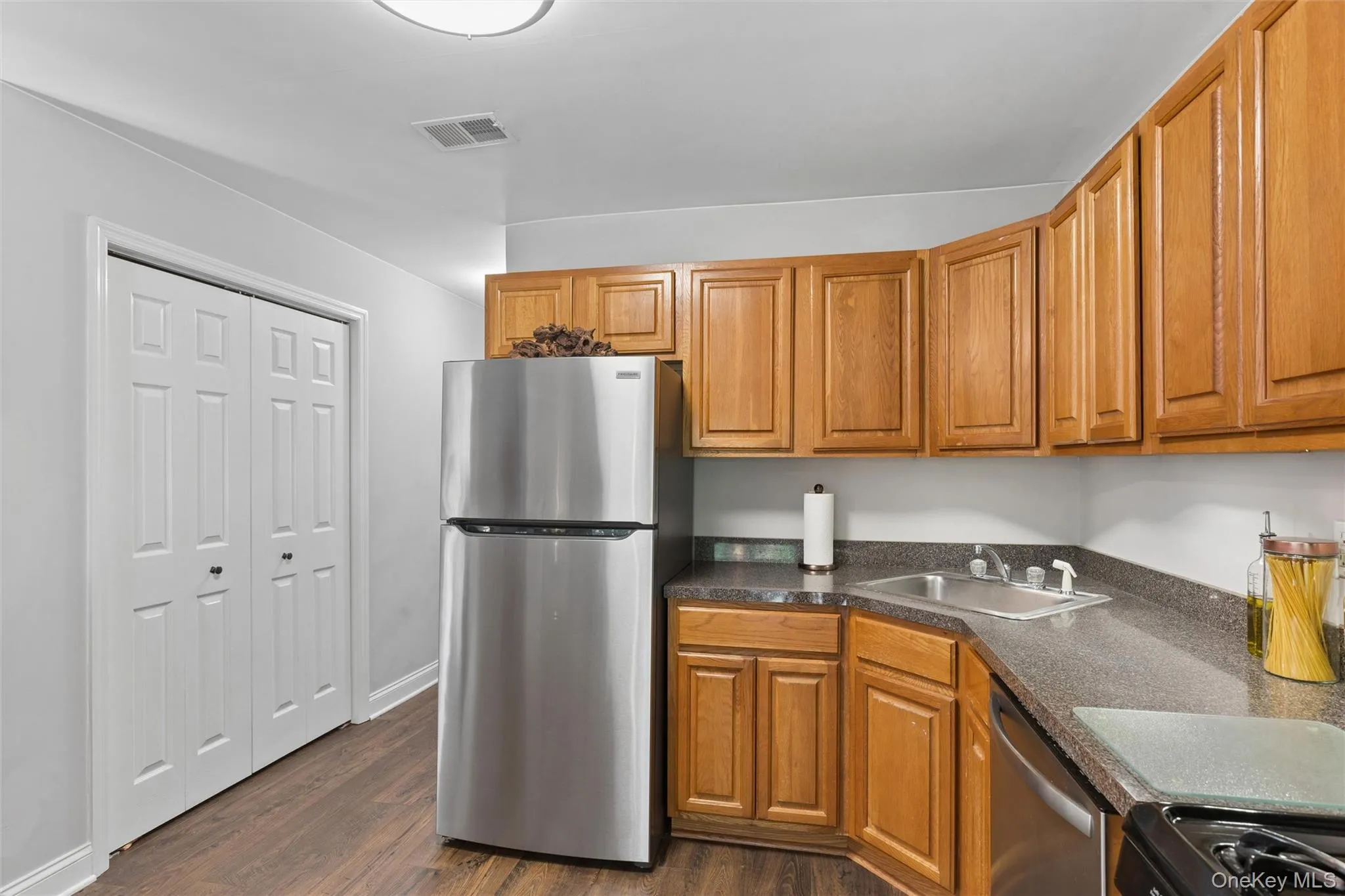 42 Blueberry Common, Riverhead, NY, 2 Bedrooms Bedrooms, 5 Rooms Rooms,2 BathroomsBathrooms,Residential,For Rent,Blueberry,0,1015325 42 Blueberry Common, Riverhead, NY, 2 Bedrooms Bedrooms, 5 Rooms Rooms,2 BathroomsBathrooms,Residential,For Rent,Blueberry,0,1015325