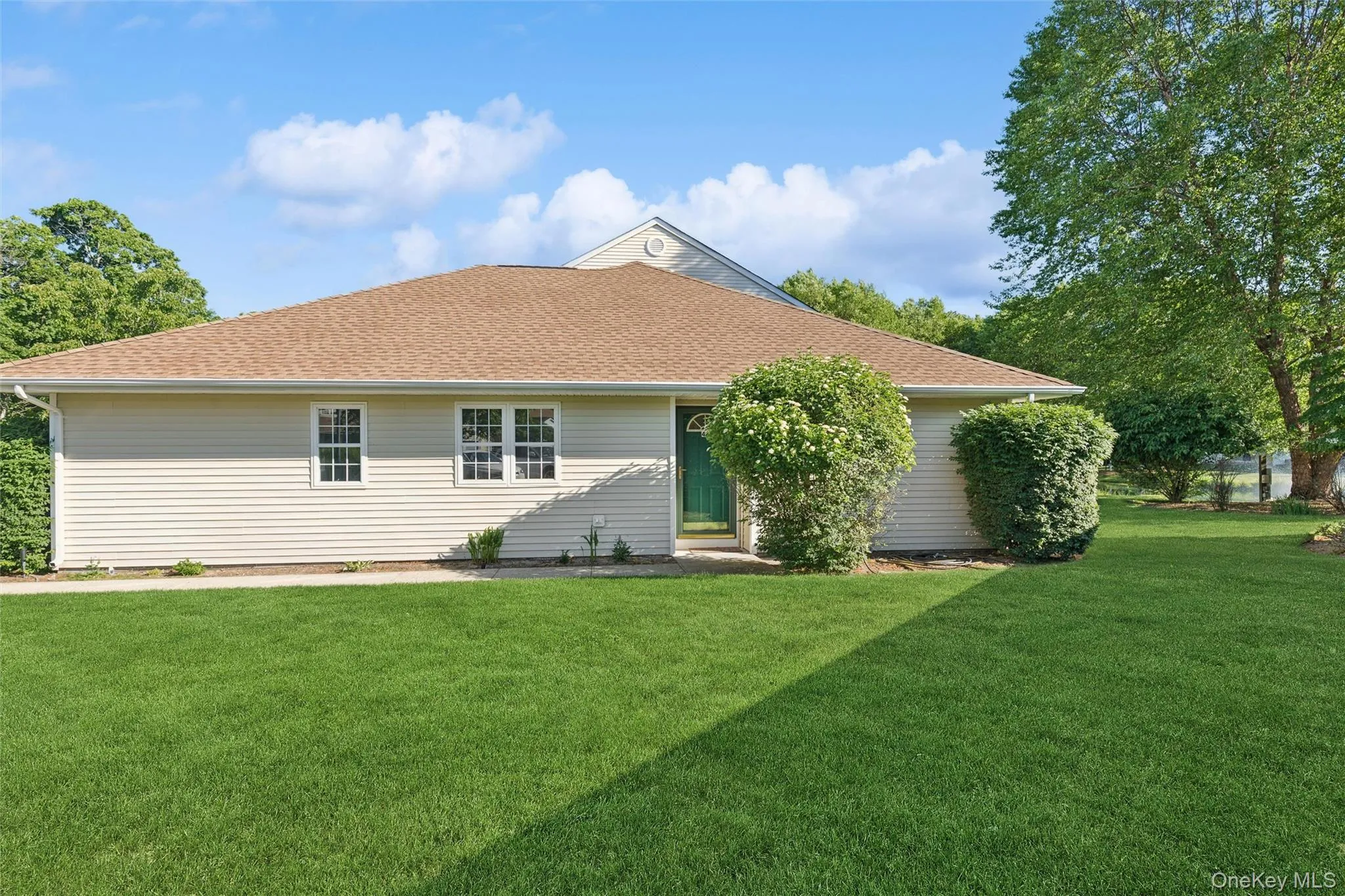 42 Blueberry Common, Riverhead, NY, 2 Bedrooms Bedrooms, 5 Rooms Rooms,2 BathroomsBathrooms,Residential,For Rent,Blueberry,0,1015325 42 Blueberry Common, Riverhead, NY, 2 Bedrooms Bedrooms, 5 Rooms Rooms,2 BathroomsBathrooms,Residential,For Rent,Blueberry,0,1015325