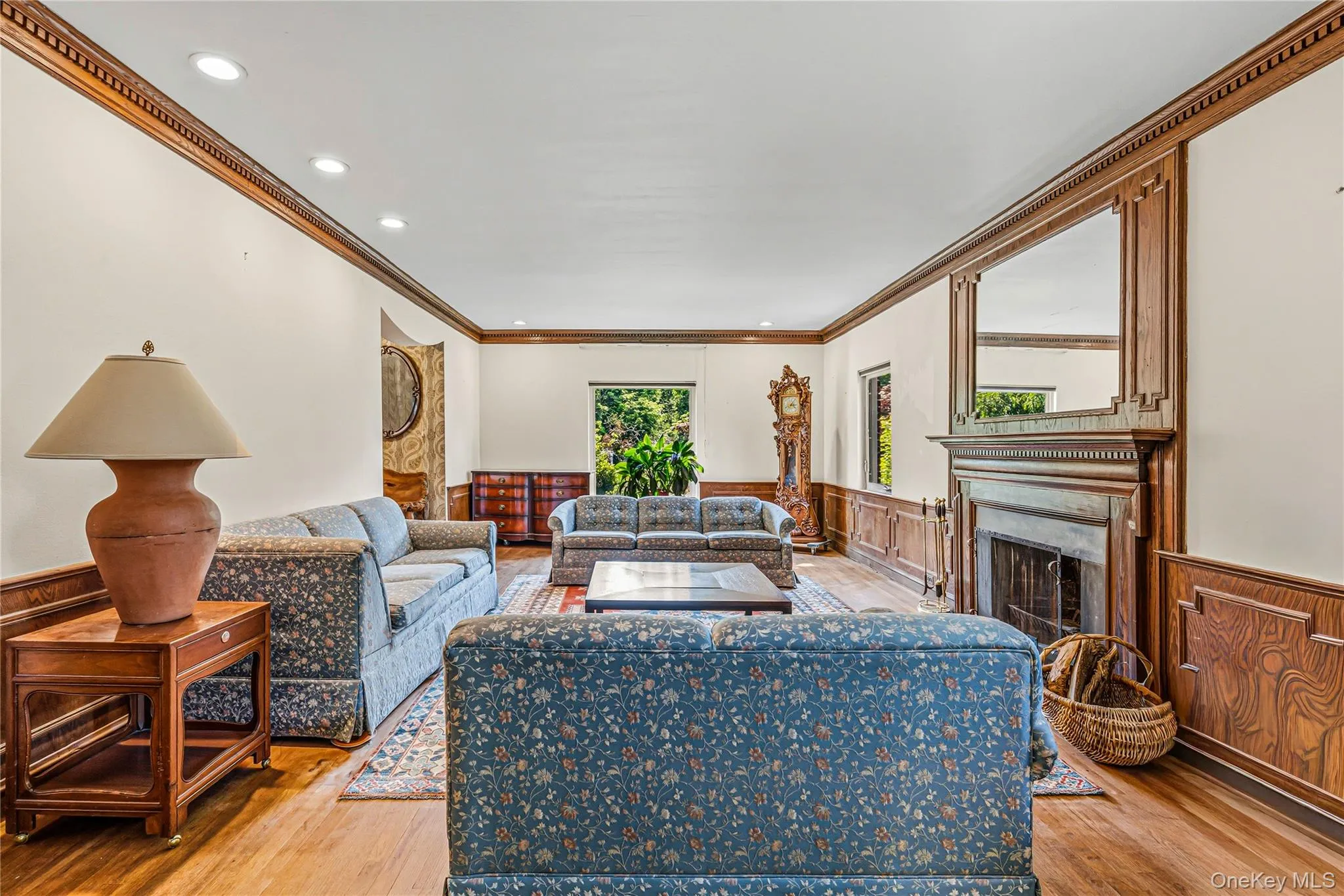 36 Strathmore Road, North Hempstead, NY, 3 Bedrooms Bedrooms, 11 Rooms Rooms,2 BathroomsBathrooms,Residential,For Rent,Strathmore,0,1015327 36 Strathmore Road, North Hempstead, NY, 3 Bedrooms Bedrooms, 11 Rooms Rooms,2 BathroomsBathrooms,Residential,For Rent,Strathmore,0,1015327