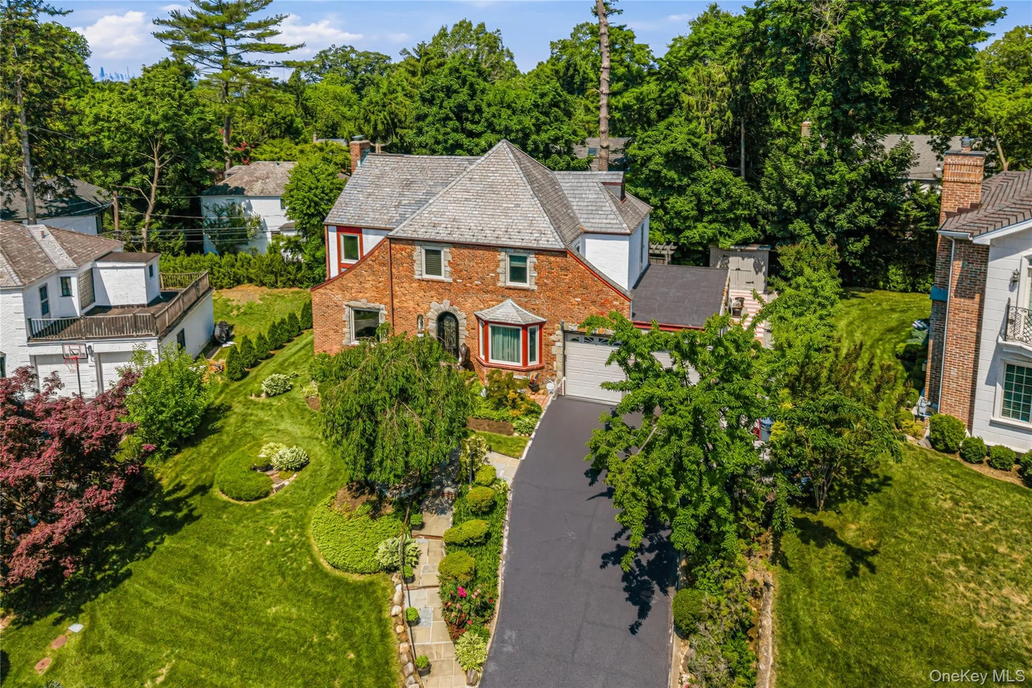36 Strathmore Road, North Hempstead, NY, 3 Bedrooms Bedrooms, 11 Rooms Rooms,2 BathroomsBathrooms,Residential,For Rent,Strathmore,0,1015327 36 Strathmore Road, North Hempstead, NY, 3 Bedrooms Bedrooms, 11 Rooms Rooms,2 BathroomsBathrooms,Residential,For Rent,Strathmore,0,1015327