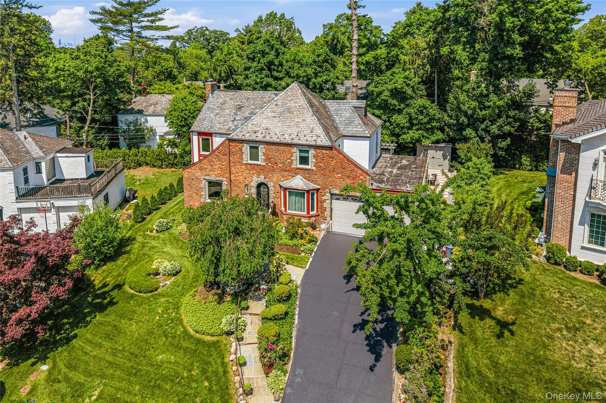 36 Strathmore Road, North Hempstead, NY, 3 Bedrooms Bedrooms, 11 Rooms Rooms,2 BathroomsBathrooms,Residential,For Rent,Strathmore,0,1015327 36 Strathmore Road, North Hempstead, NY, 3 Bedrooms Bedrooms, 11 Rooms Rooms,2 BathroomsBathrooms,Residential,For Rent,Strathmore,0,1015327