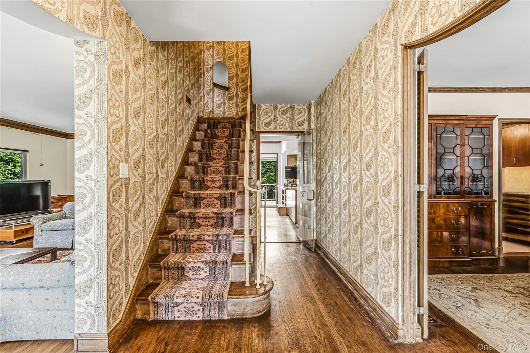 36 Strathmore Road, North Hempstead, NY, 3 Bedrooms Bedrooms, 11 Rooms Rooms,2 BathroomsBathrooms,Residential,For Rent,Strathmore,0,1015327 36 Strathmore Road, North Hempstead, NY, 3 Bedrooms Bedrooms, 11 Rooms Rooms,2 BathroomsBathrooms,Residential,For Rent,Strathmore,0,1015327