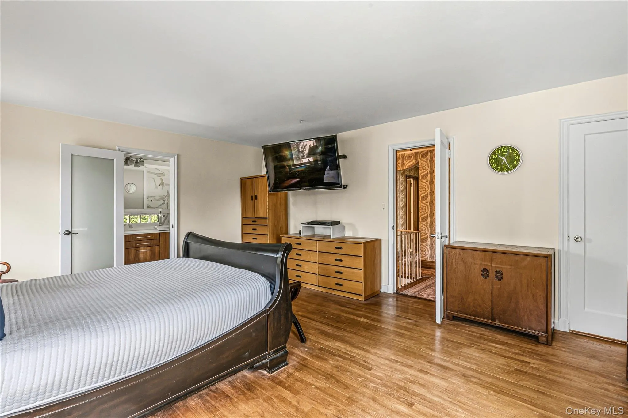 36 Strathmore Road, North Hempstead, NY, 3 Bedrooms Bedrooms, 11 Rooms Rooms,2 BathroomsBathrooms,Residential,For Rent,Strathmore,0,1015327 36 Strathmore Road, North Hempstead, NY, 3 Bedrooms Bedrooms, 11 Rooms Rooms,2 BathroomsBathrooms,Residential,For Rent,Strathmore,0,1015327