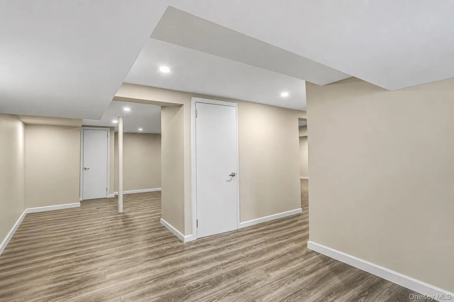 36 Strathmore Road, North Hempstead, NY, 3 Bedrooms Bedrooms, 11 Rooms Rooms,2 BathroomsBathrooms,Residential,For Rent,Strathmore,0,1015327 36 Strathmore Road, North Hempstead, NY, 3 Bedrooms Bedrooms, 11 Rooms Rooms,2 BathroomsBathrooms,Residential,For Rent,Strathmore,0,1015327