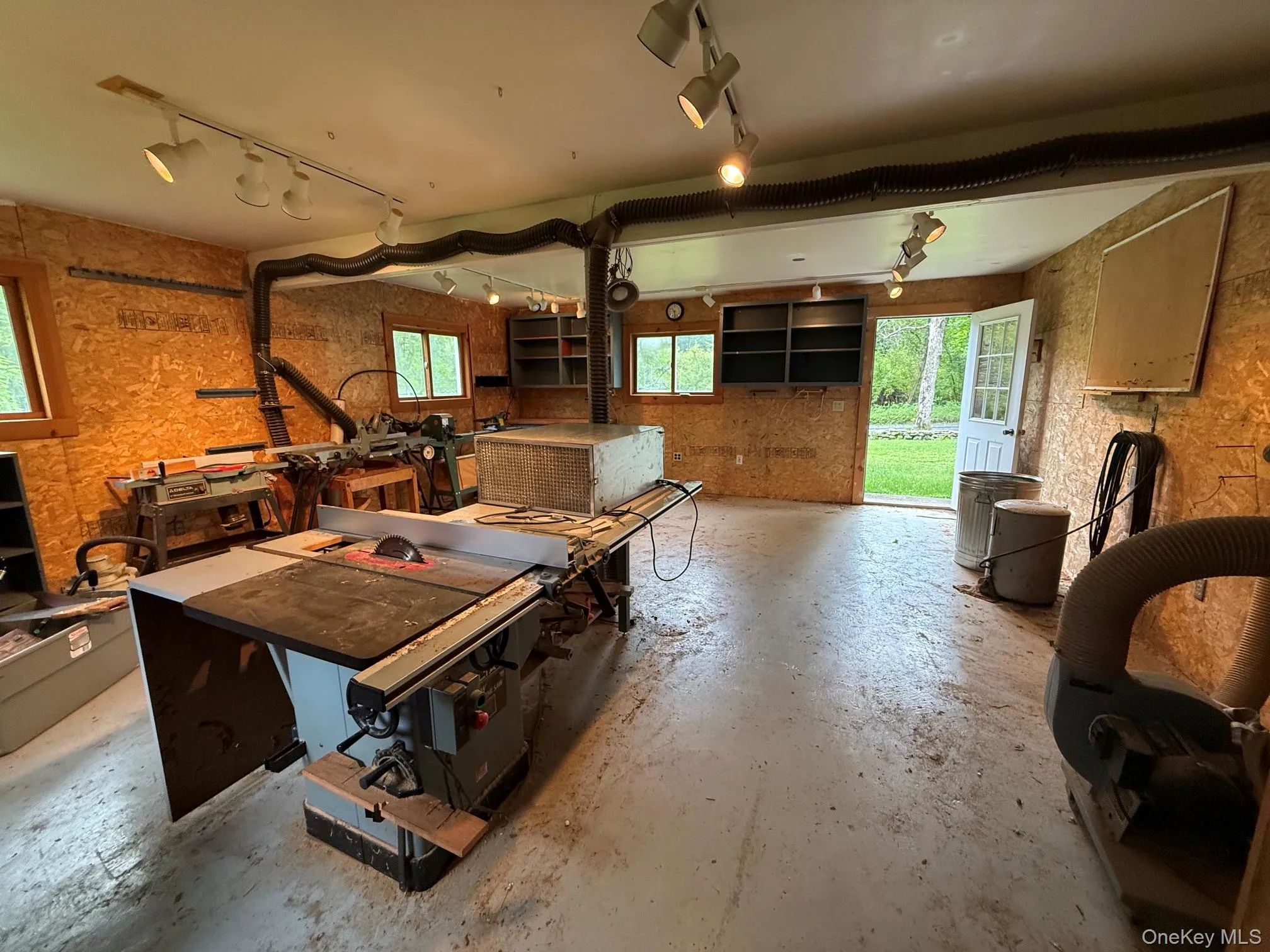 Lower Right as Workshop Lower Right as Workshop