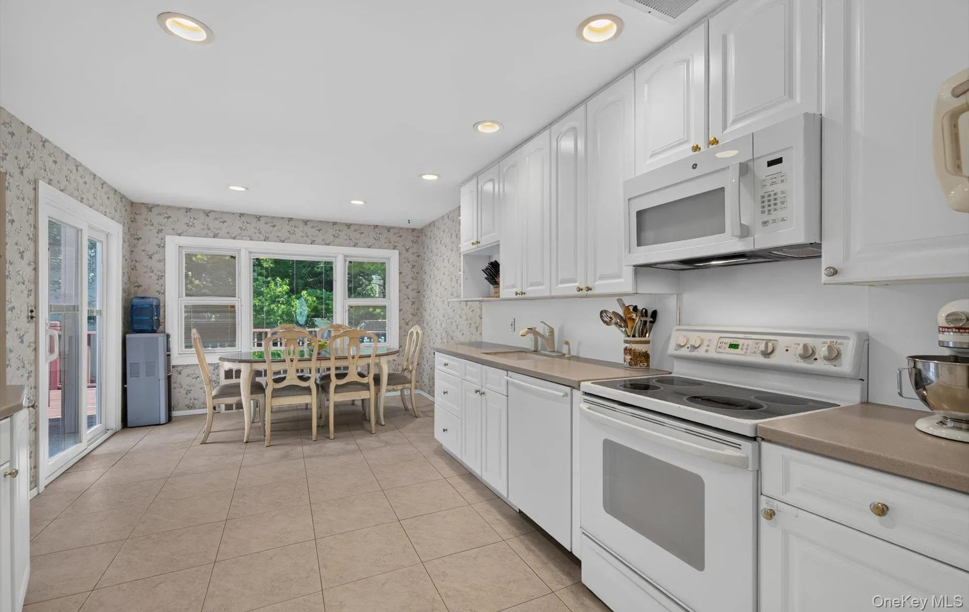 31 Irene Lane, Oyster Bay, NY, 3 Bedrooms Bedrooms, 7 Rooms Rooms,3 BathroomsBathrooms,Residential,For Rent,Irene,0,1015350 31 Irene Lane, Oyster Bay, NY, 3 Bedrooms Bedrooms, 7 Rooms Rooms,3 BathroomsBathrooms,Residential,For Rent,Irene,0,1015350
