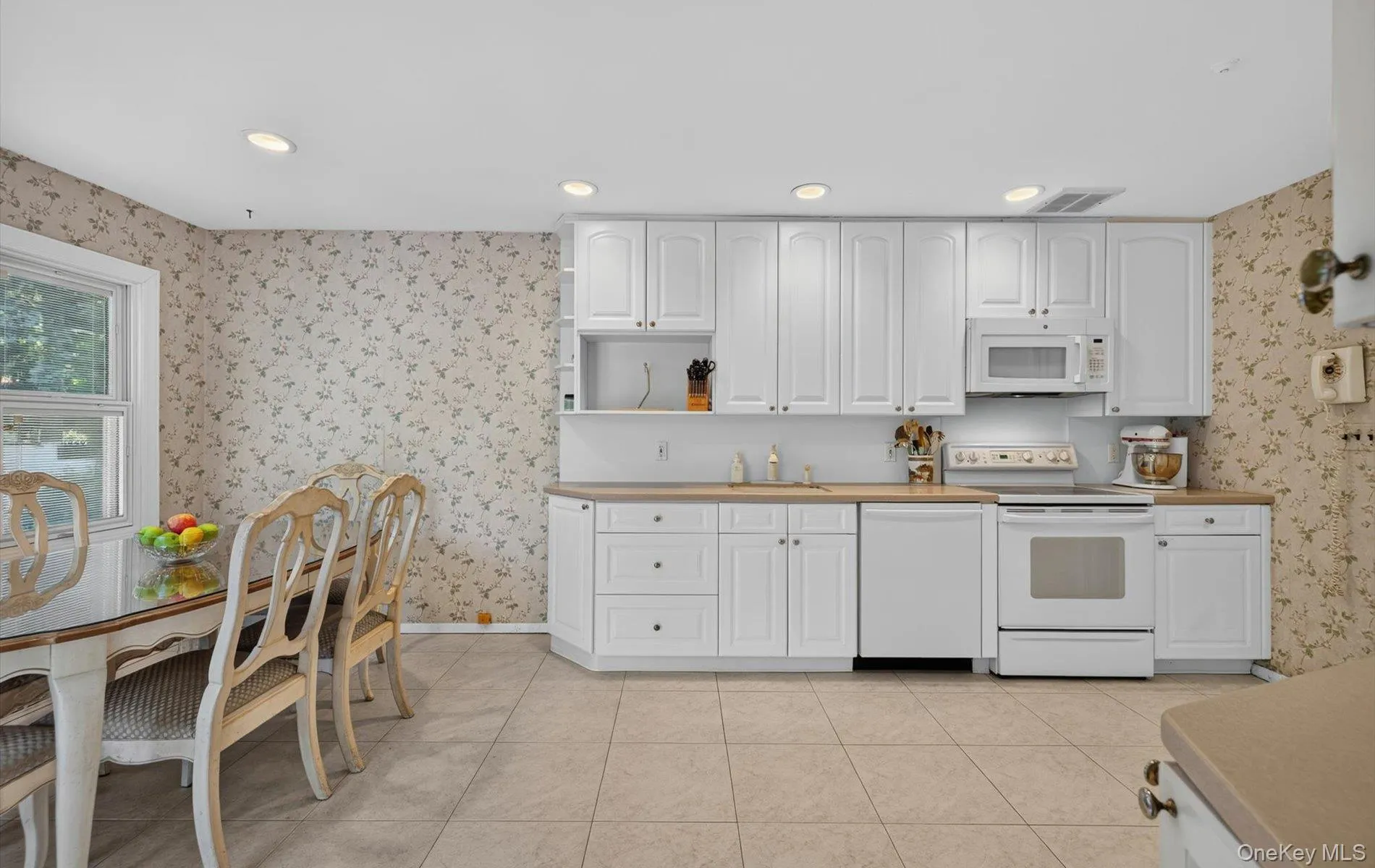 31 Irene Lane, Oyster Bay, NY, 3 Bedrooms Bedrooms, 7 Rooms Rooms,3 BathroomsBathrooms,Residential,For Rent,Irene,0,1015350 31 Irene Lane, Oyster Bay, NY, 3 Bedrooms Bedrooms, 7 Rooms Rooms,3 BathroomsBathrooms,Residential,For Rent,Irene,0,1015350