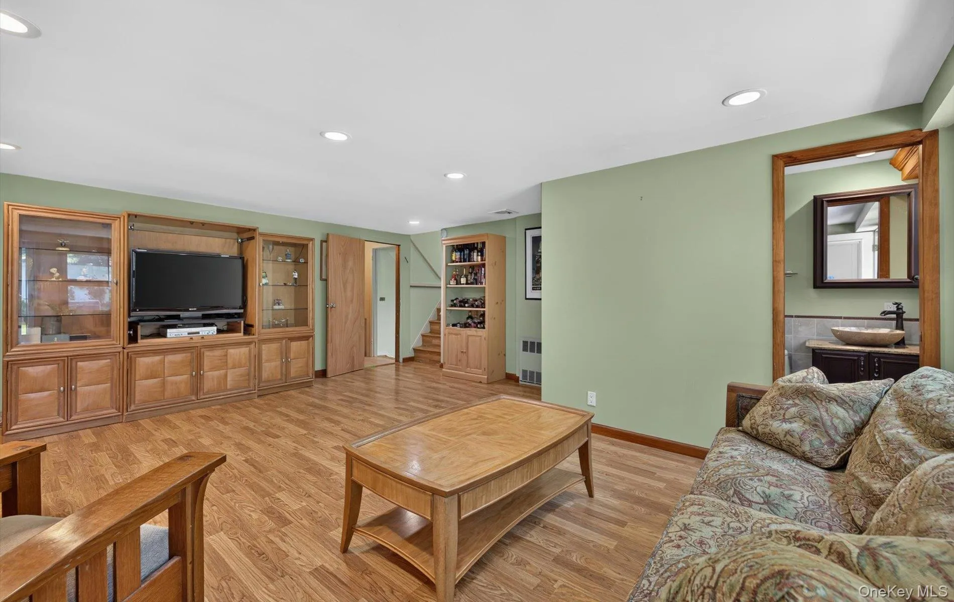 31 Irene Lane, Oyster Bay, NY, 3 Bedrooms Bedrooms, 7 Rooms Rooms,3 BathroomsBathrooms,Residential,For Rent,Irene,0,1015350 31 Irene Lane, Oyster Bay, NY, 3 Bedrooms Bedrooms, 7 Rooms Rooms,3 BathroomsBathrooms,Residential,For Rent,Irene,0,1015350