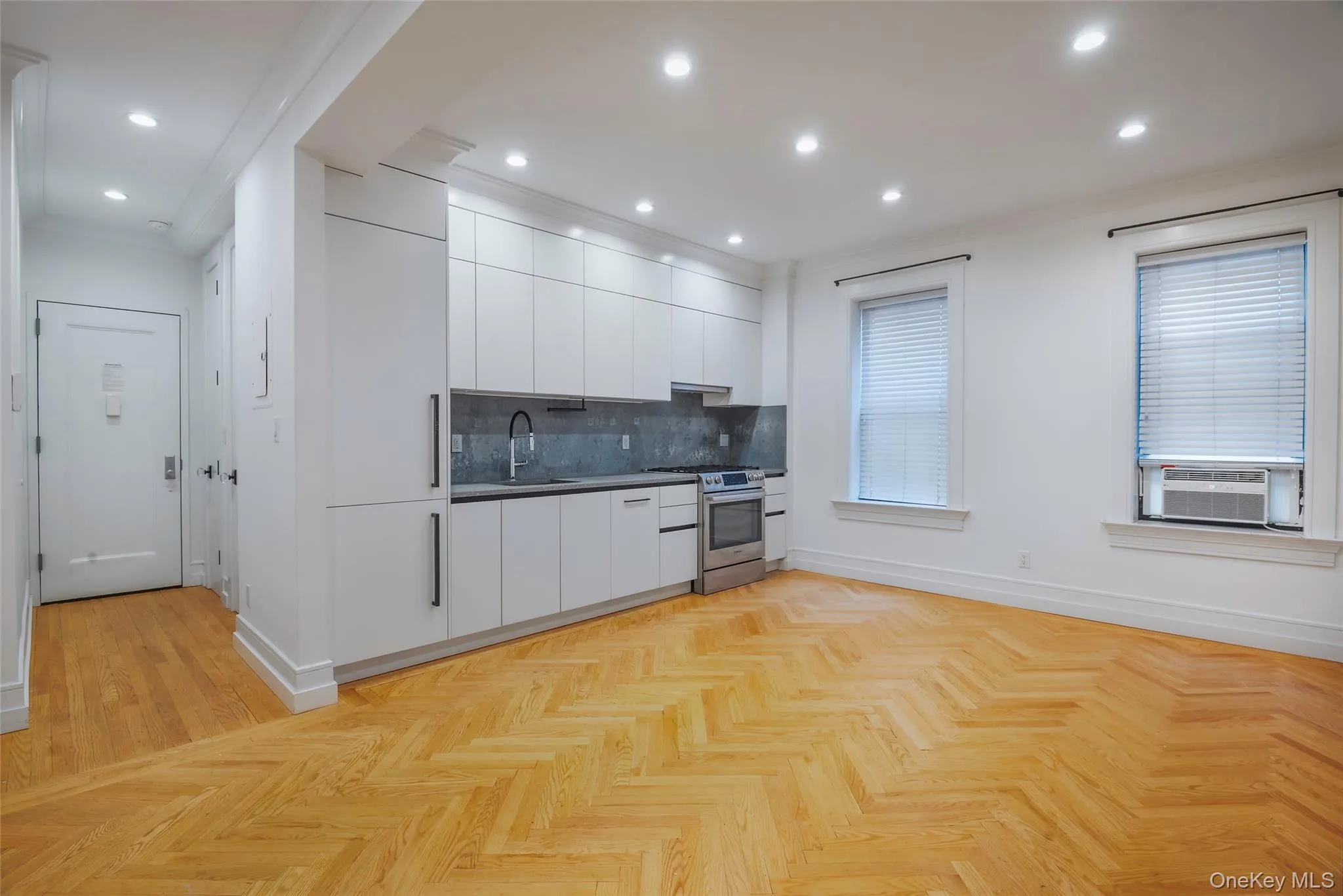 24-51 38TH Street, New York, NY, 2 Bedrooms Bedrooms, 3 Rooms Rooms,1 BathroomBathrooms,Residential Lease,For Rent,38TH,0,1015351 24-51 38TH Street, New York, NY, 2 Bedrooms Bedrooms, 3 Rooms Rooms,1 BathroomBathrooms,Residential Lease,For Rent,38TH,0,1015351