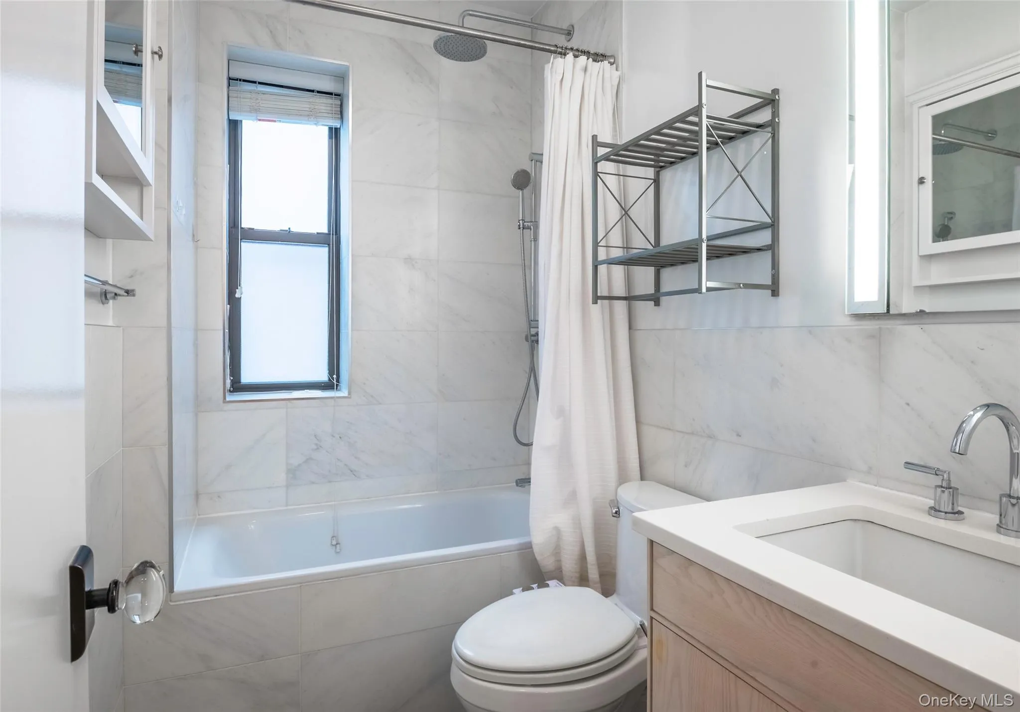 24-51 38TH Street, New York, NY, 2 Bedrooms Bedrooms, 3 Rooms Rooms,1 BathroomBathrooms,Residential Lease,For Rent,38TH,0,1015351 24-51 38TH Street, New York, NY, 2 Bedrooms Bedrooms, 3 Rooms Rooms,1 BathroomBathrooms,Residential Lease,For Rent,38TH,0,1015351