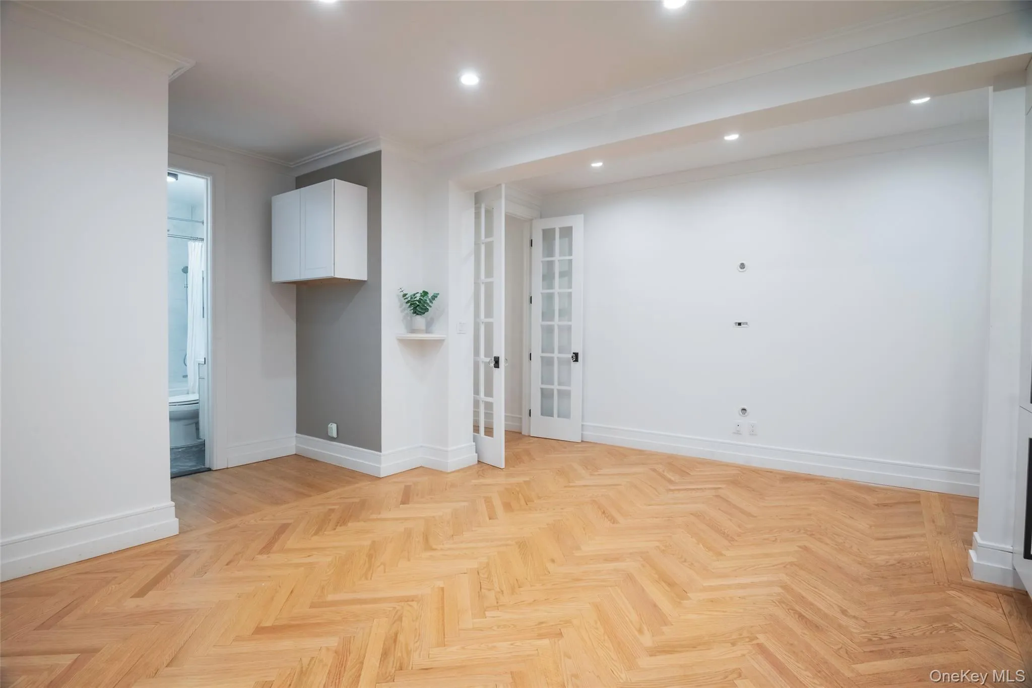 24-51 38TH Street, New York, NY, 2 Bedrooms Bedrooms, 3 Rooms Rooms,1 BathroomBathrooms,Residential Lease,For Rent,38TH,0,1015351 24-51 38TH Street, New York, NY, 2 Bedrooms Bedrooms, 3 Rooms Rooms,1 BathroomBathrooms,Residential Lease,For Rent,38TH,0,1015351