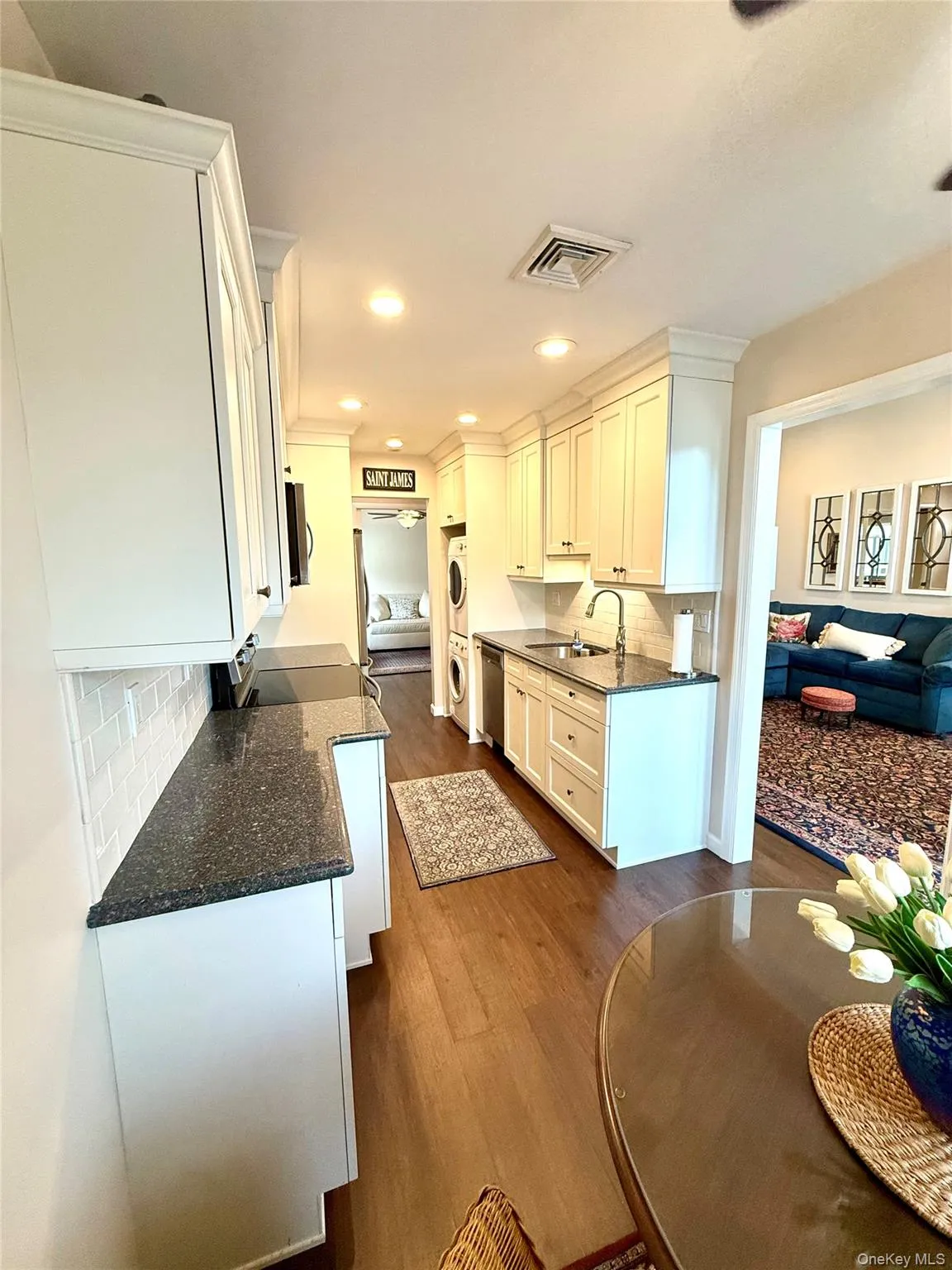 1305 Gotham Court, Smithtown, NY, 2 Bedrooms Bedrooms, 4 Rooms Rooms,1 BathroomBathrooms,Residential,For Rent,Gotham,0,KEY1015354 1305 Gotham Court, Smithtown, NY, 2 Bedrooms Bedrooms, 4 Rooms Rooms,1 BathroomBathrooms,Residential,For Rent,Gotham,0,KEY1015354