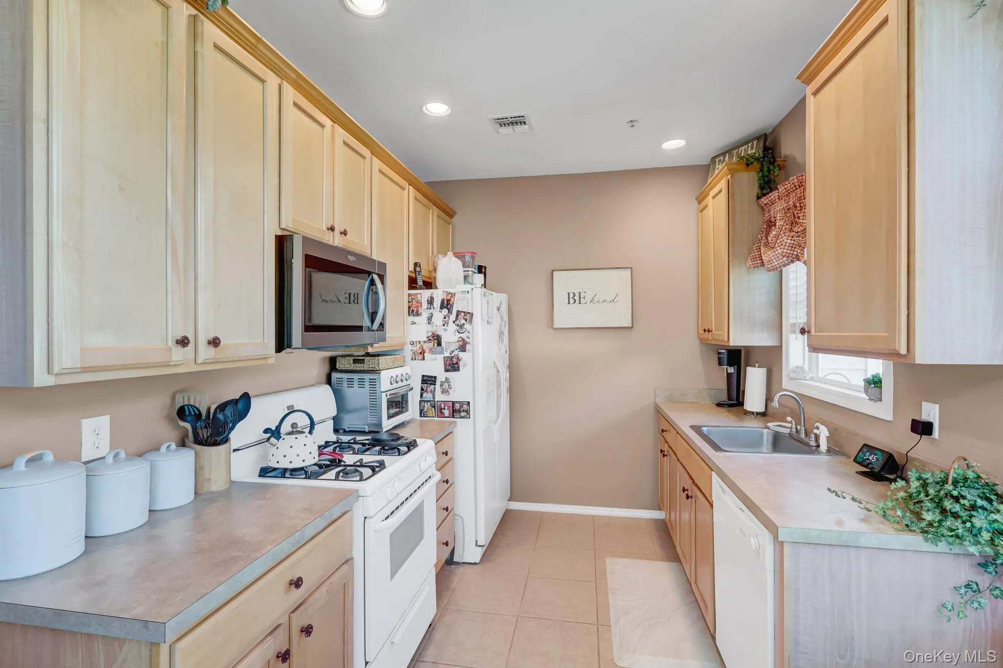 168 Kettles Lane, Brookhaven, NY, 3 Bedrooms Bedrooms, 10 Rooms Rooms,2 BathroomsBathrooms,Residential,For Rent,Kettles,0,1015356 168 Kettles Lane, Brookhaven, NY, 3 Bedrooms Bedrooms, 10 Rooms Rooms,2 BathroomsBathrooms,Residential,For Rent,Kettles,0,1015356