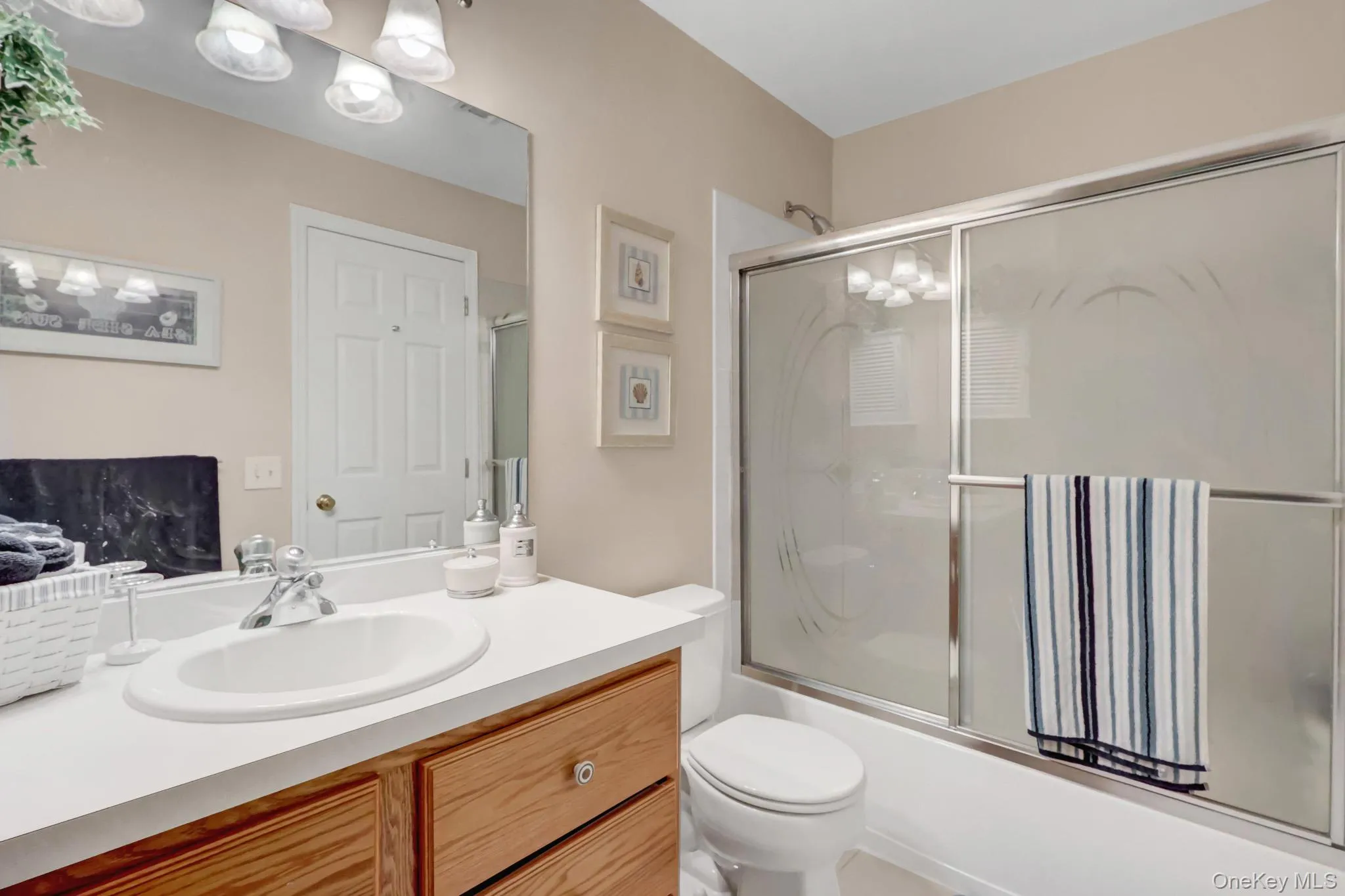 168 Kettles Lane, Brookhaven, NY, 3 Bedrooms Bedrooms, 10 Rooms Rooms,2 BathroomsBathrooms,Residential,For Rent,Kettles,0,1015356 168 Kettles Lane, Brookhaven, NY, 3 Bedrooms Bedrooms, 10 Rooms Rooms,2 BathroomsBathrooms,Residential,For Rent,Kettles,0,1015356