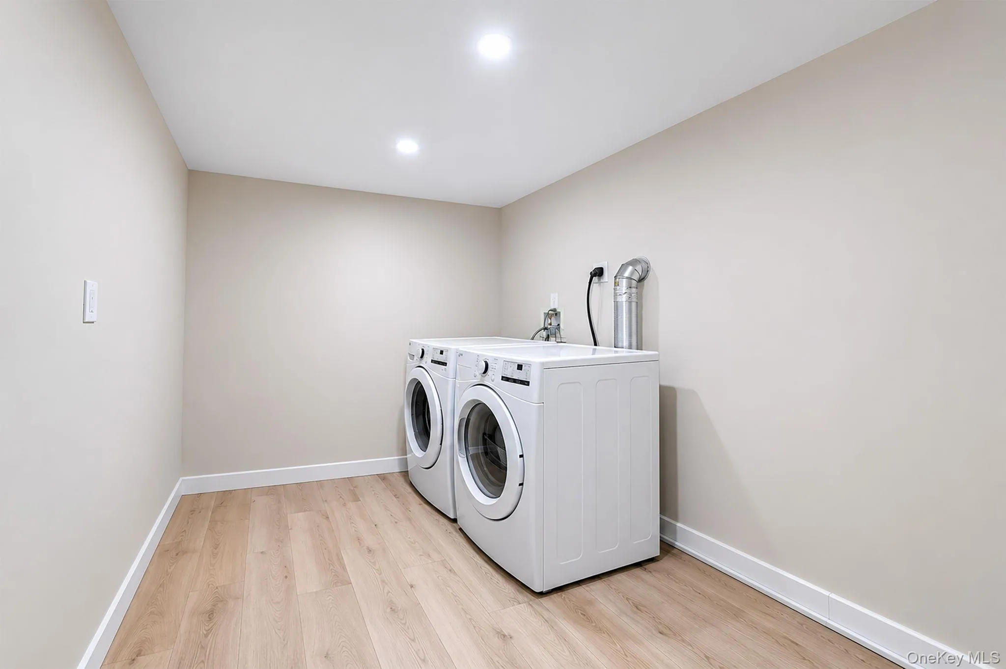 7 Somerset Street, Brookhaven, NY, 3 Bedrooms Bedrooms, 8 Rooms Rooms,3 BathroomsBathrooms,Residential,For Rent,Somerset,0,1015360 7 Somerset Street, Brookhaven, NY, 3 Bedrooms Bedrooms, 8 Rooms Rooms,3 BathroomsBathrooms,Residential,For Rent,Somerset,0,1015360