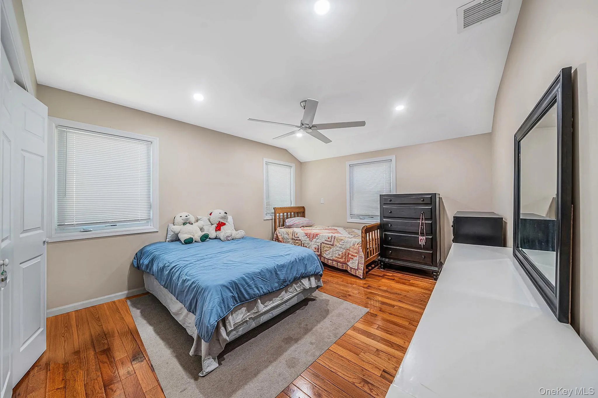 7 Somerset Street, Brookhaven, NY, 3 Bedrooms Bedrooms, 8 Rooms Rooms,3 BathroomsBathrooms,Residential,For Rent,Somerset,0,1015360 7 Somerset Street, Brookhaven, NY, 3 Bedrooms Bedrooms, 8 Rooms Rooms,3 BathroomsBathrooms,Residential,For Rent,Somerset,0,1015360