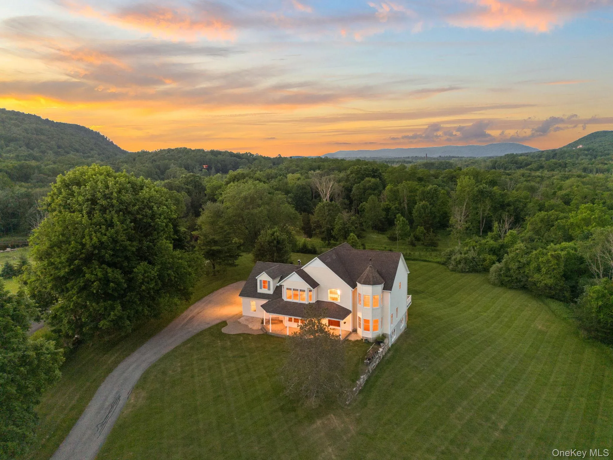 128 Old Pawling Road, Dover, NY, 4 Bedrooms Bedrooms, 9 Rooms Rooms,3 BathroomsBathrooms,Residential,For Rent,Old Pawling,0,KEY1015365 128 Old Pawling Road, Dover, NY, 4 Bedrooms Bedrooms, 9 Rooms Rooms,3 BathroomsBathrooms,Residential,For Rent,Old Pawling,0,KEY1015365