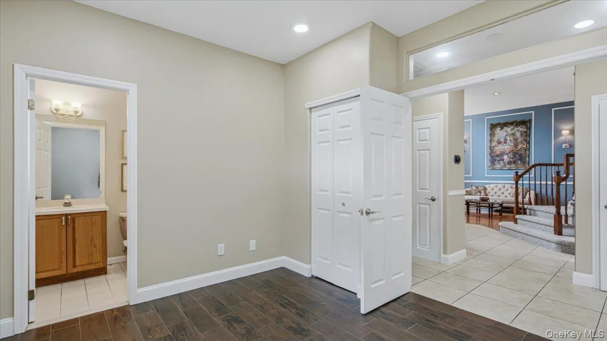 16 English Ivy Lane, Brookhaven, NY, 5 Bedrooms Bedrooms, 9 Rooms Rooms,4 BathroomsBathrooms,Residential,For Rent,English Ivy,0,1015366 16 English Ivy Lane, Brookhaven, NY, 5 Bedrooms Bedrooms, 9 Rooms Rooms,4 BathroomsBathrooms,Residential,For Rent,English Ivy,0,1015366