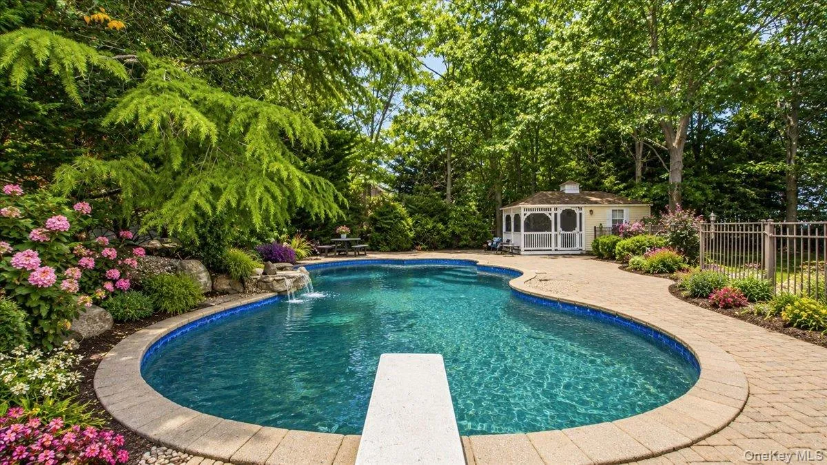 16 English Ivy Lane, Brookhaven, NY, 5 Bedrooms Bedrooms, 9 Rooms Rooms,4 BathroomsBathrooms,Residential,For Rent,English Ivy,0,1015366 16 English Ivy Lane, Brookhaven, NY, 5 Bedrooms Bedrooms, 9 Rooms Rooms,4 BathroomsBathrooms,Residential,For Rent,English Ivy,0,1015366
