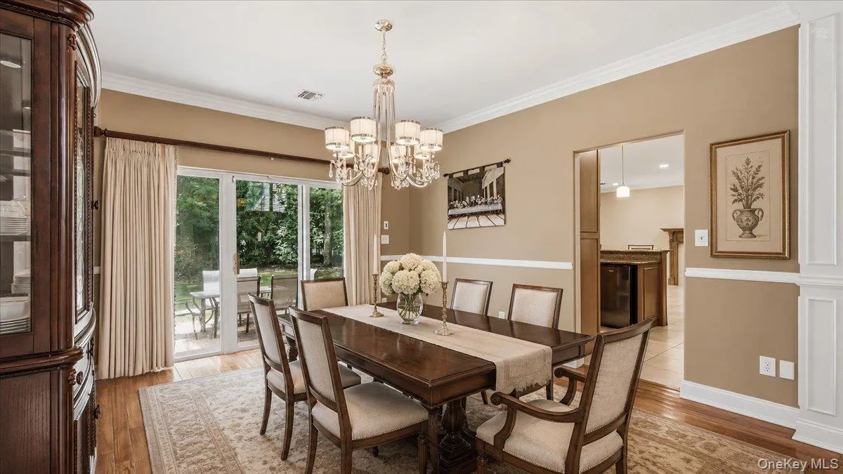 16 English Ivy Lane, Brookhaven, NY, 5 Bedrooms Bedrooms, 9 Rooms Rooms,4 BathroomsBathrooms,Residential,For Rent,English Ivy,0,1015366 16 English Ivy Lane, Brookhaven, NY, 5 Bedrooms Bedrooms, 9 Rooms Rooms,4 BathroomsBathrooms,Residential,For Rent,English Ivy,0,1015366
