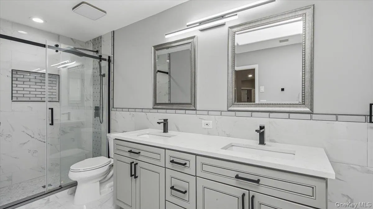 16 English Ivy Lane, Brookhaven, NY, 5 Bedrooms Bedrooms, 9 Rooms Rooms,4 BathroomsBathrooms,Residential,For Rent,English Ivy,0,1015366 16 English Ivy Lane, Brookhaven, NY, 5 Bedrooms Bedrooms, 9 Rooms Rooms,4 BathroomsBathrooms,Residential,For Rent,English Ivy,0,1015366