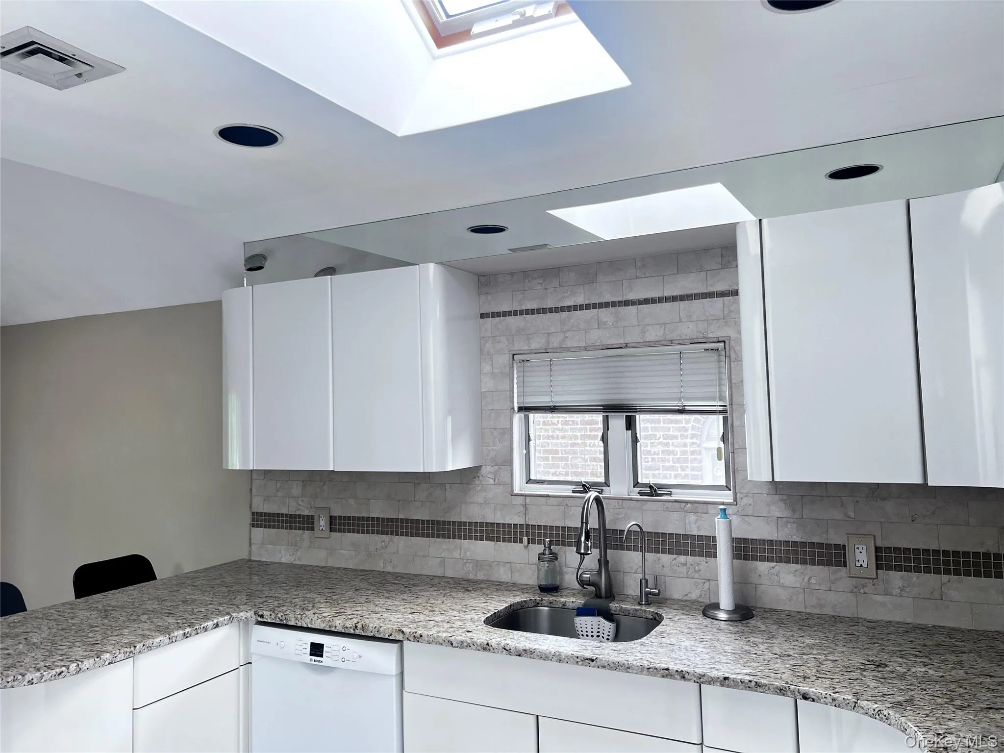 5710 253rd Street, New York, NY, 3 Bedrooms Bedrooms, 7 Rooms Rooms,1 BathroomBathrooms,Residential Lease,For Rent,253rd,0,1015369 5710 253rd Street, New York, NY, 3 Bedrooms Bedrooms, 7 Rooms Rooms,1 BathroomBathrooms,Residential Lease,For Rent,253rd,0,1015369