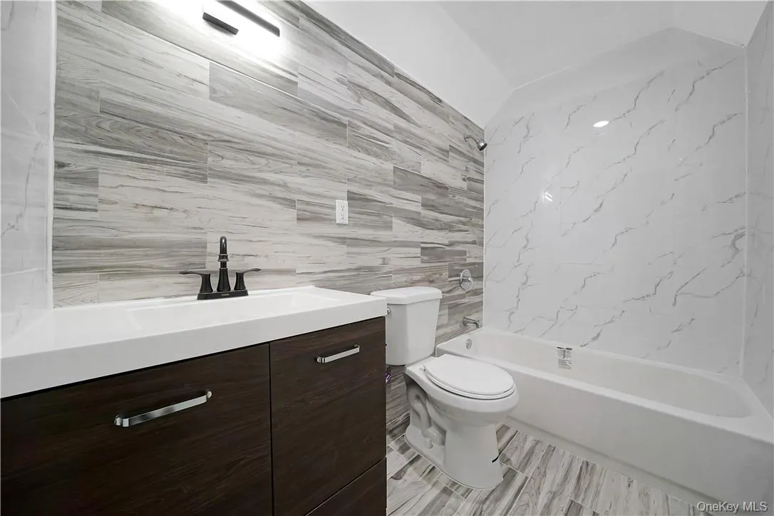173 Washington Street, Mount Vernon, NY, 3 Bedrooms Bedrooms, 7 Rooms Rooms,2 BathroomsBathrooms,Residential Lease,For Rent,Washington,0,1015371 173 Washington Street, Mount Vernon, NY, 3 Bedrooms Bedrooms, 7 Rooms Rooms,2 BathroomsBathrooms,Residential Lease,For Rent,Washington,0,1015371
