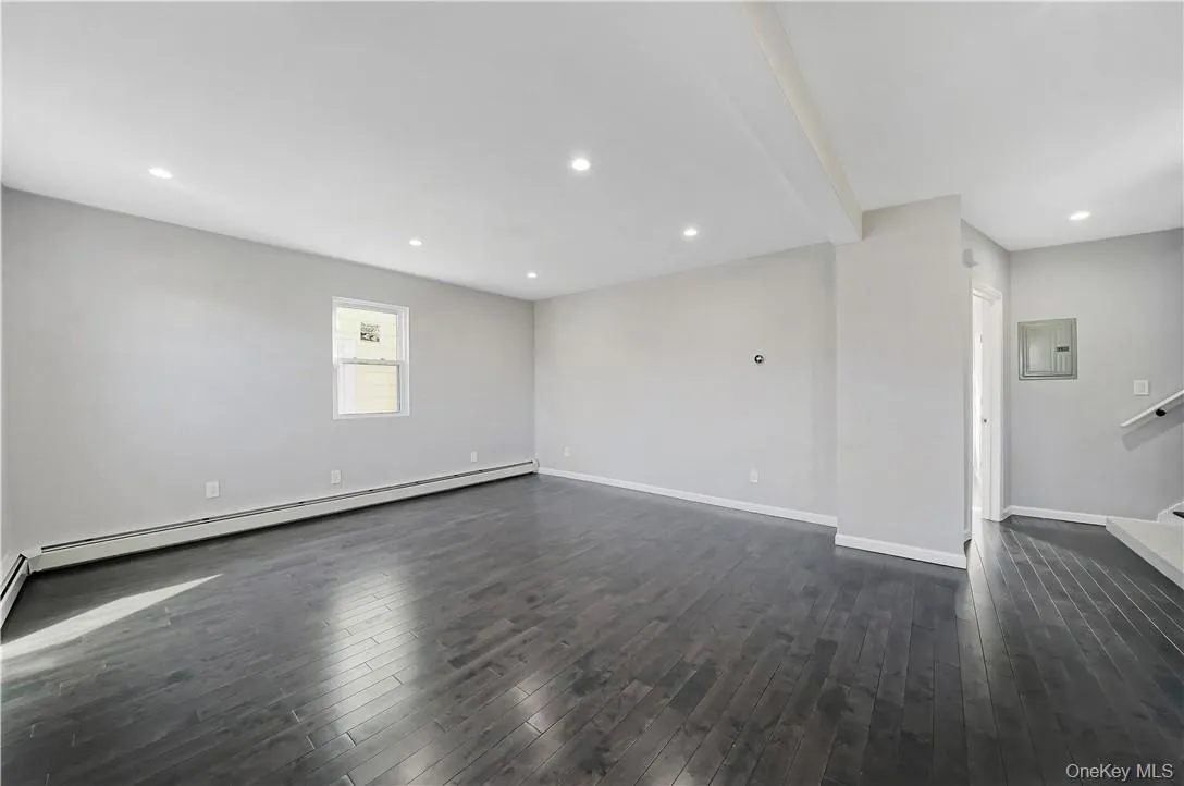 173 Washington Street, Mount Vernon, NY, 3 Bedrooms Bedrooms, 7 Rooms Rooms,2 BathroomsBathrooms,Residential Lease,For Rent,Washington,0,1015371 173 Washington Street, Mount Vernon, NY, 3 Bedrooms Bedrooms, 7 Rooms Rooms,2 BathroomsBathrooms,Residential Lease,For Rent,Washington,0,1015371