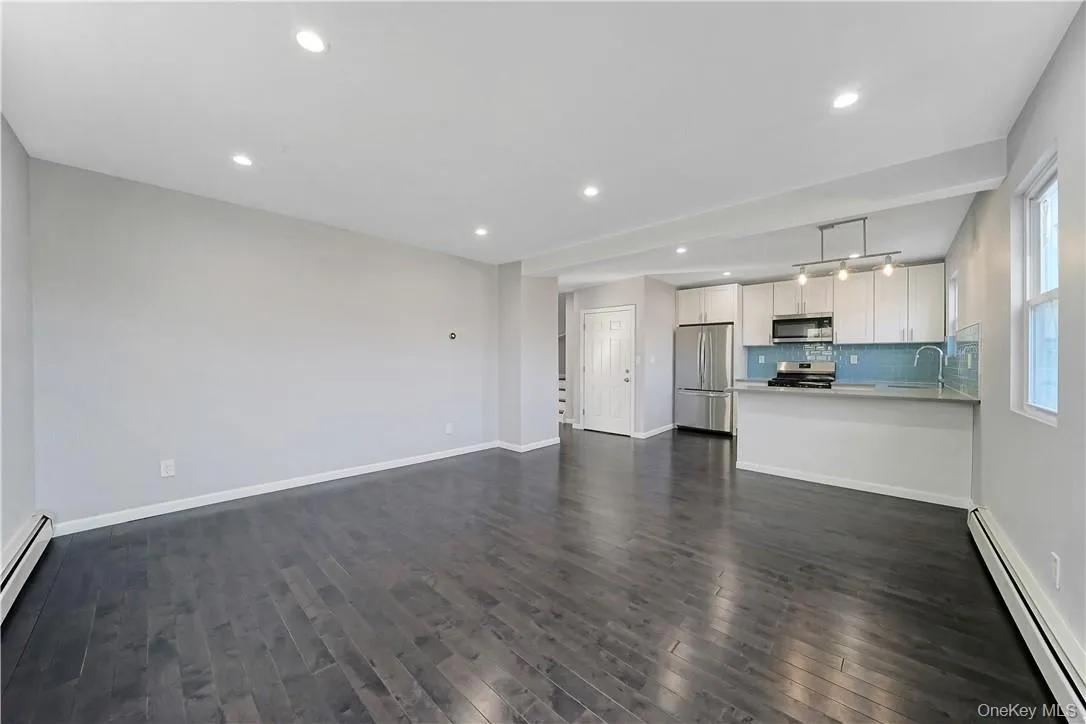 173 Washington Street, Mount Vernon, NY, 3 Bedrooms Bedrooms, 7 Rooms Rooms,2 BathroomsBathrooms,Residential Lease,For Rent,Washington,0,1015371 173 Washington Street, Mount Vernon, NY, 3 Bedrooms Bedrooms, 7 Rooms Rooms,2 BathroomsBathrooms,Residential Lease,For Rent,Washington,0,1015371