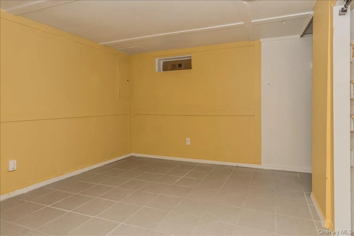 42 Larch Street, Oyster Bay, NY, 4 Bedrooms Bedrooms, 7 Rooms Rooms,2 BathroomsBathrooms,Residential,For Rent,Larch,0,KEY1015377 42 Larch Street, Oyster Bay, NY, 4 Bedrooms Bedrooms, 7 Rooms Rooms,2 BathroomsBathrooms,Residential,For Rent,Larch,0,KEY1015377
