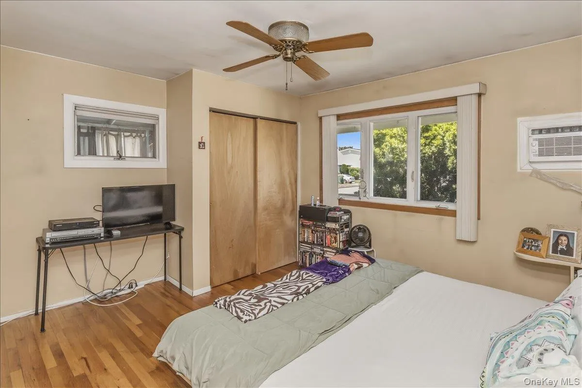 42 Larch Street, Oyster Bay, NY, 4 Bedrooms Bedrooms, 7 Rooms Rooms,2 BathroomsBathrooms,Residential,For Rent,Larch,0,KEY1015377 42 Larch Street, Oyster Bay, NY, 4 Bedrooms Bedrooms, 7 Rooms Rooms,2 BathroomsBathrooms,Residential,For Rent,Larch,0,KEY1015377