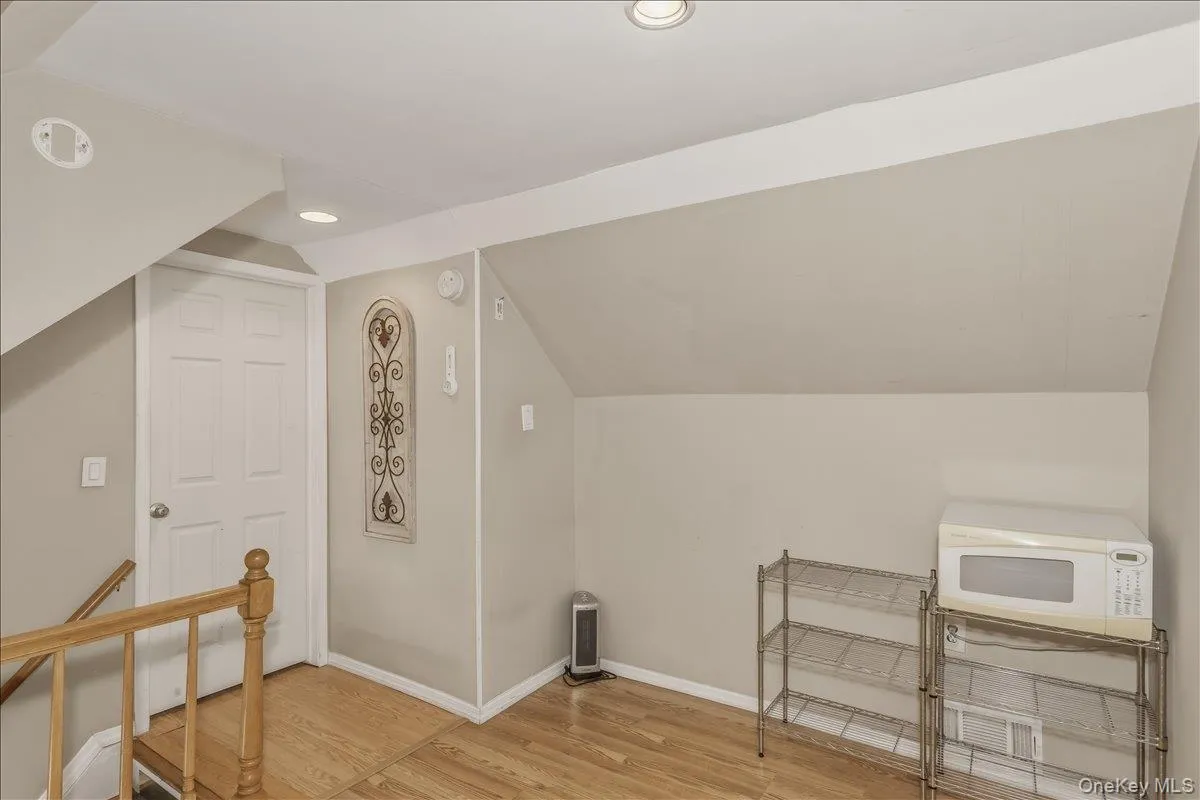 42 Larch Street, Oyster Bay, NY, 4 Bedrooms Bedrooms, 7 Rooms Rooms,2 BathroomsBathrooms,Residential,For Rent,Larch,0,KEY1015377 42 Larch Street, Oyster Bay, NY, 4 Bedrooms Bedrooms, 7 Rooms Rooms,2 BathroomsBathrooms,Residential,For Rent,Larch,0,KEY1015377