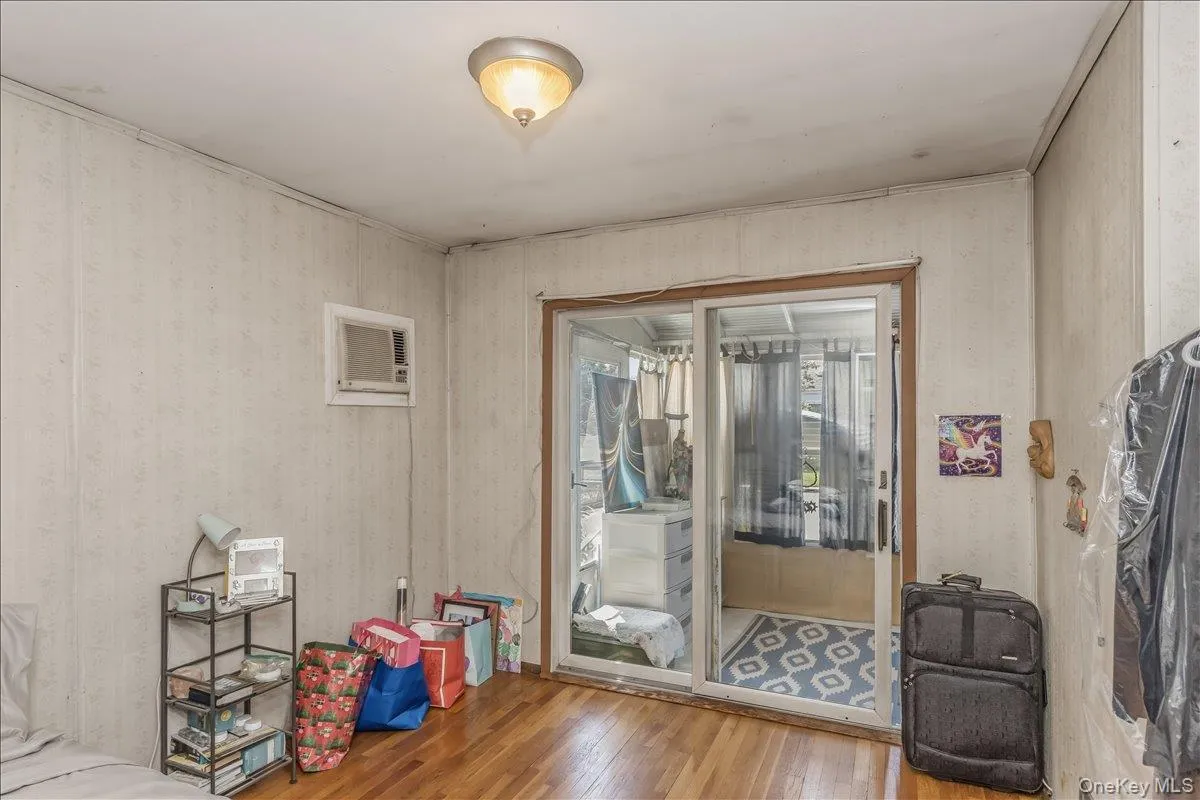 42 Larch Street, Oyster Bay, NY, 4 Bedrooms Bedrooms, 7 Rooms Rooms,2 BathroomsBathrooms,Residential,For Rent,Larch,0,KEY1015377 42 Larch Street, Oyster Bay, NY, 4 Bedrooms Bedrooms, 7 Rooms Rooms,2 BathroomsBathrooms,Residential,For Rent,Larch,0,KEY1015377