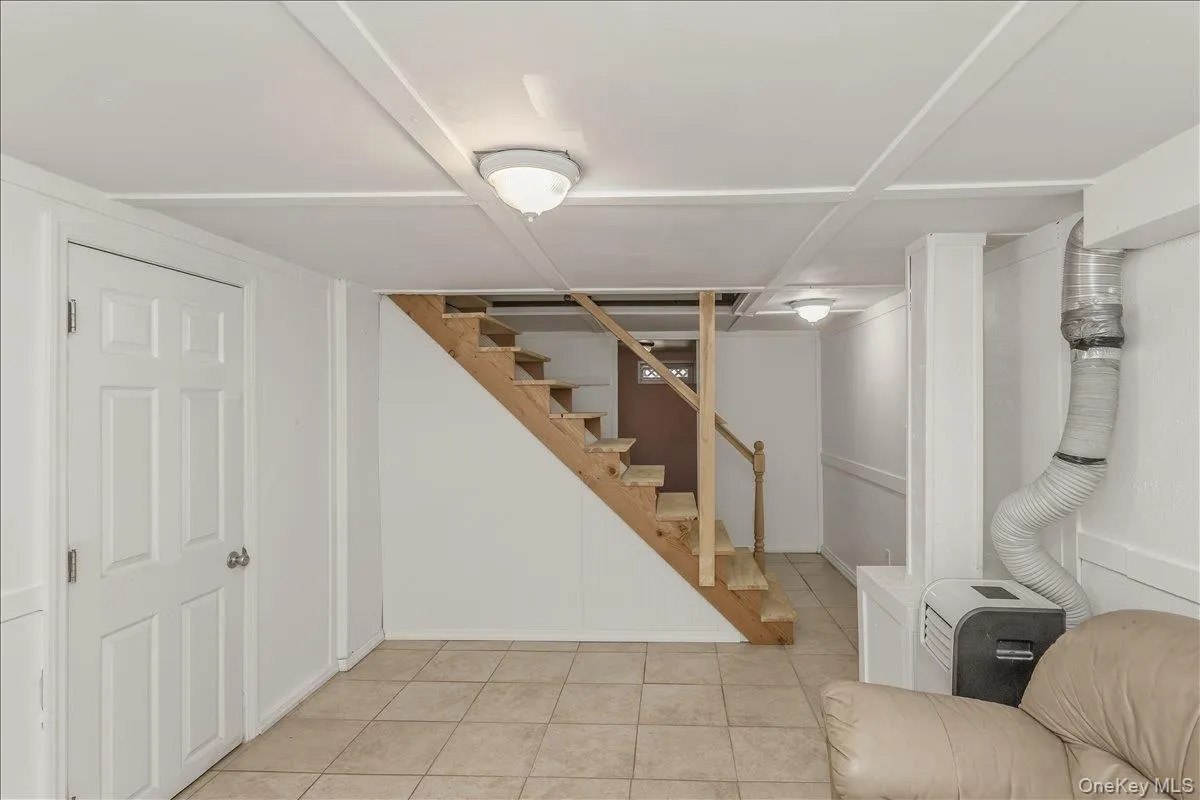 42 Larch Street, Oyster Bay, NY, 4 Bedrooms Bedrooms, 7 Rooms Rooms,2 BathroomsBathrooms,Residential,For Rent,Larch,0,KEY1015377 42 Larch Street, Oyster Bay, NY, 4 Bedrooms Bedrooms, 7 Rooms Rooms,2 BathroomsBathrooms,Residential,For Rent,Larch,0,KEY1015377
