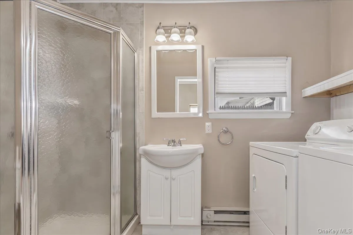 42 Larch Street, Oyster Bay, NY, 4 Bedrooms Bedrooms, 7 Rooms Rooms,2 BathroomsBathrooms,Residential,For Rent,Larch,0,KEY1015377 42 Larch Street, Oyster Bay, NY, 4 Bedrooms Bedrooms, 7 Rooms Rooms,2 BathroomsBathrooms,Residential,For Rent,Larch,0,KEY1015377