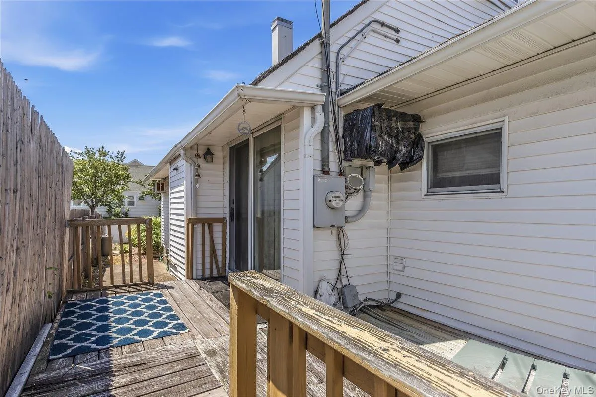 42 Larch Street, Oyster Bay, NY, 4 Bedrooms Bedrooms, 7 Rooms Rooms,2 BathroomsBathrooms,Residential,For Rent,Larch,0,KEY1015377 42 Larch Street, Oyster Bay, NY, 4 Bedrooms Bedrooms, 7 Rooms Rooms,2 BathroomsBathrooms,Residential,For Rent,Larch,0,KEY1015377