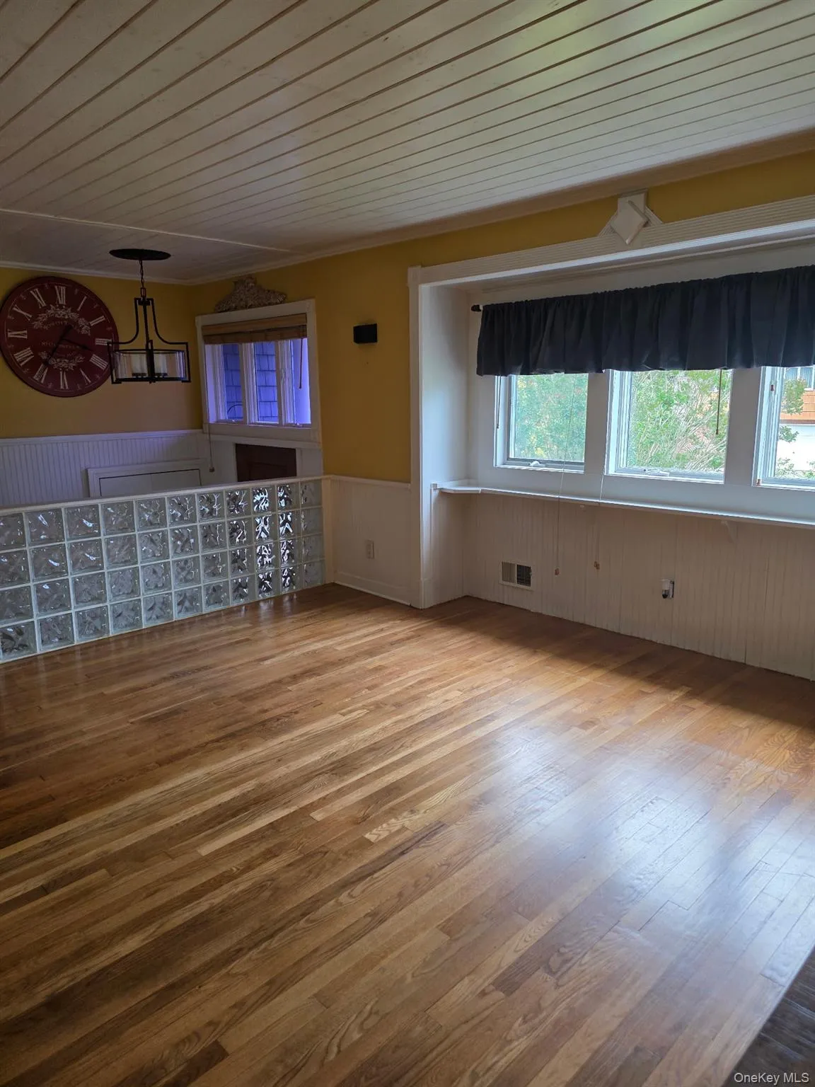 1396 Illinois Avenue, Islip, NY, 3 Bedrooms Bedrooms, 6 Rooms Rooms,1 BathroomBathrooms,Residential Lease,For Rent,Illinois,0,1015378 1396 Illinois Avenue, Islip, NY, 3 Bedrooms Bedrooms, 6 Rooms Rooms,1 BathroomBathrooms,Residential Lease,For Rent,Illinois,0,1015378