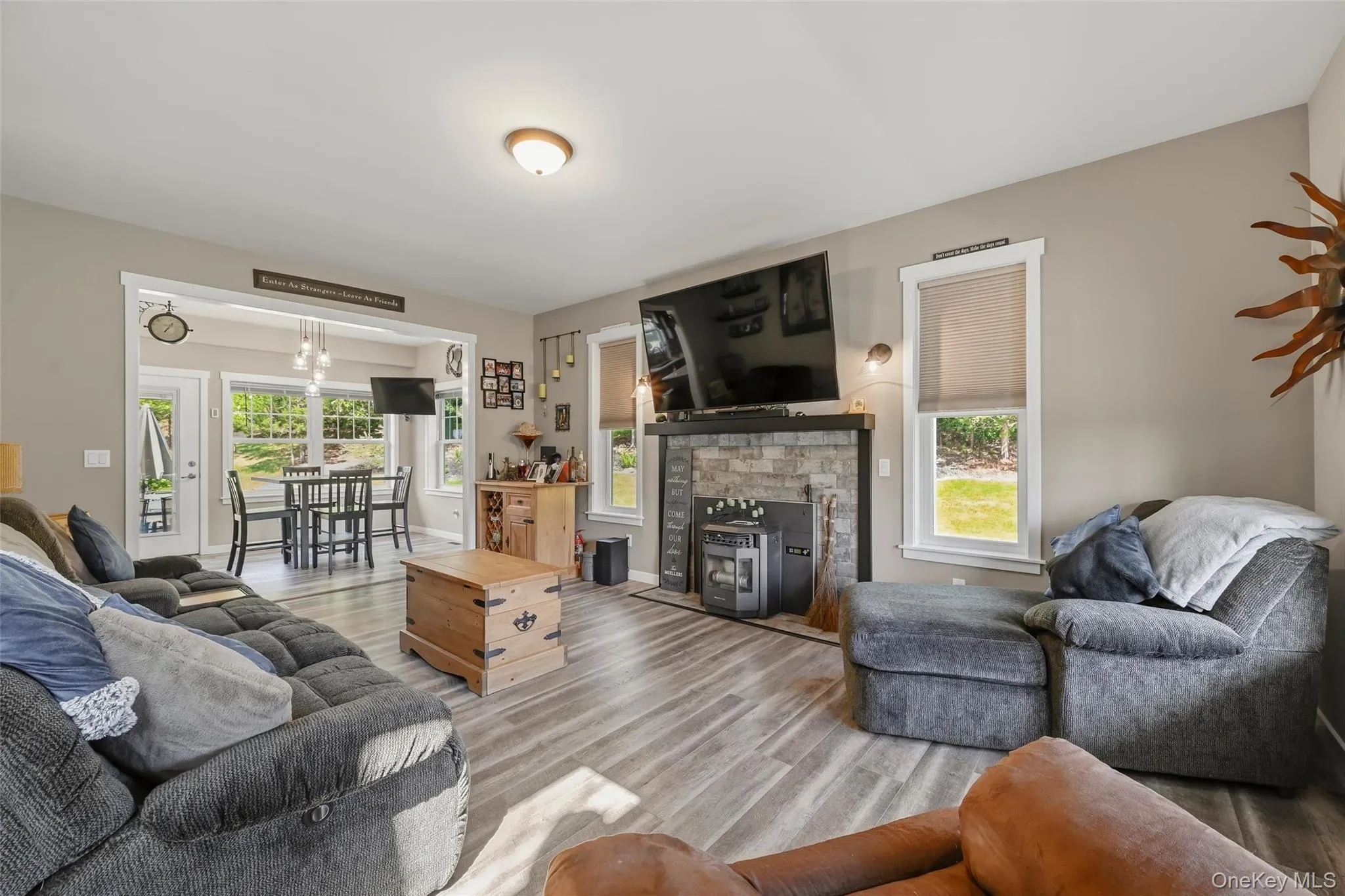 24 Boville Court, Chester Town, NY, 4 Bedrooms Bedrooms, 8 Rooms Rooms,2 BathroomsBathrooms,Residential,For Rent,Boville,0,KEY1015381 24 Boville Court, Chester Town, NY, 4 Bedrooms Bedrooms, 8 Rooms Rooms,2 BathroomsBathrooms,Residential,For Rent,Boville,0,KEY1015381